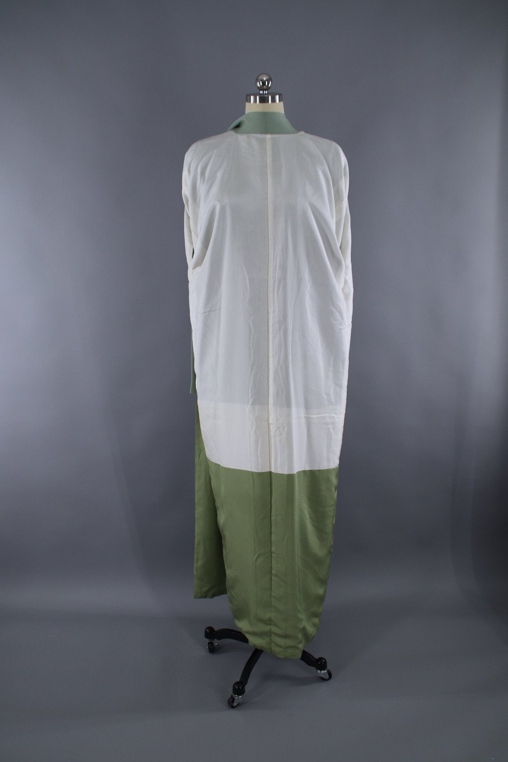 1960s Vintage Silk Kimono Robe / Silver Sage Green Ferns - ThisBlueBird