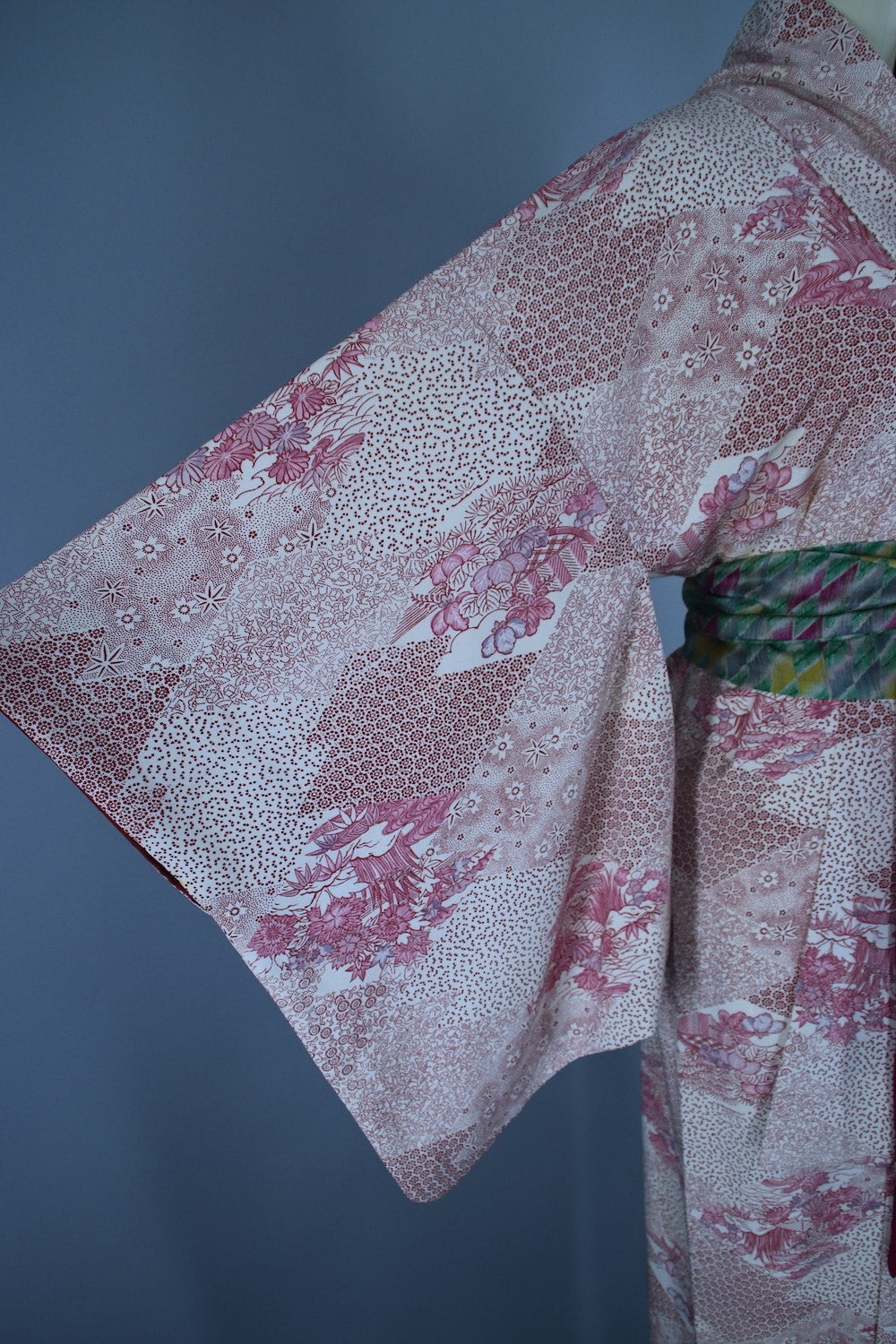 1960s Vintage Silk Kimono Robe / White Pink Tiny Floral Print - ThisBlueBird