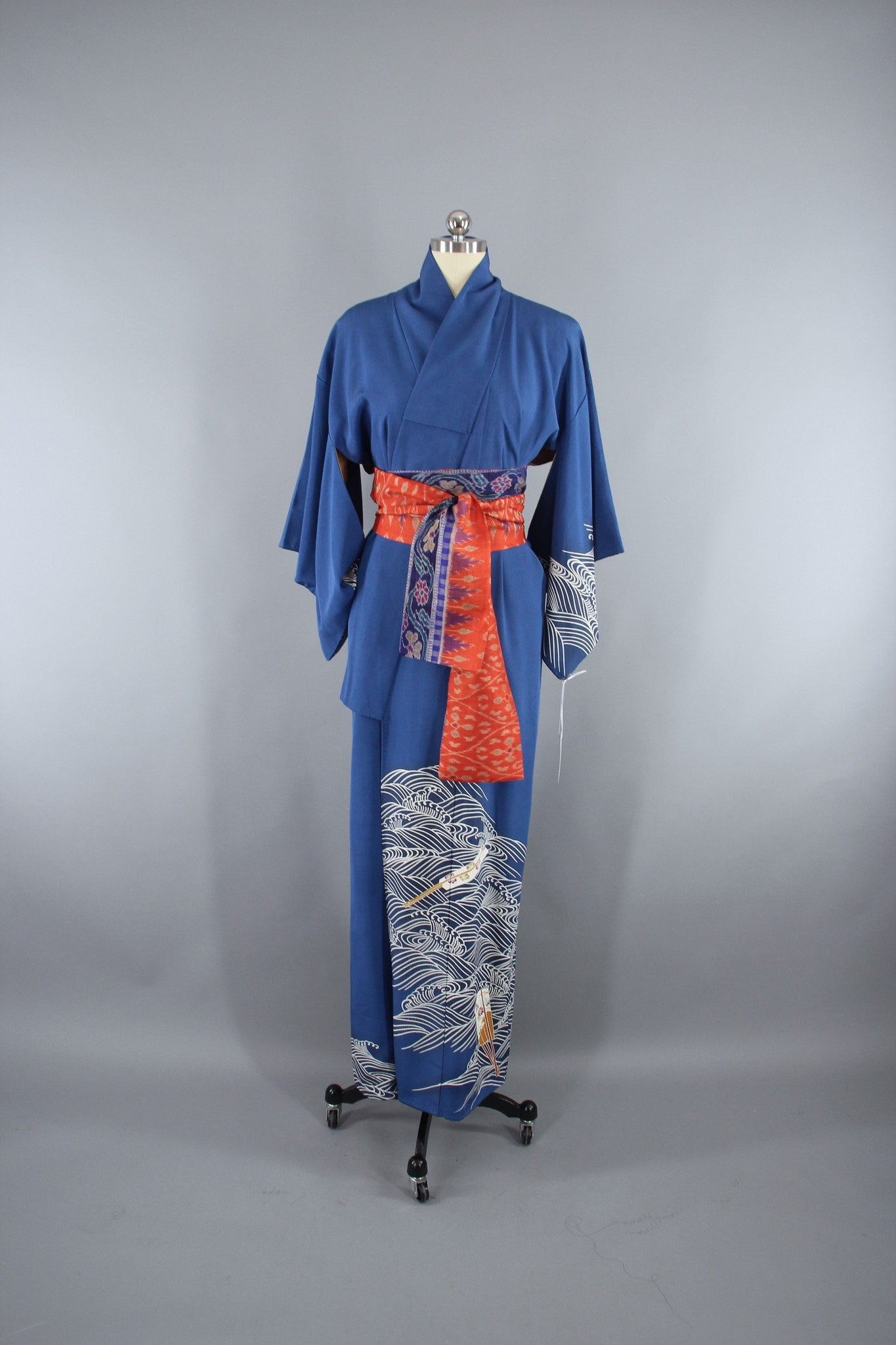 1960s Vintage Silk Kimono Robe with Blue Waves – ThisBlueBird