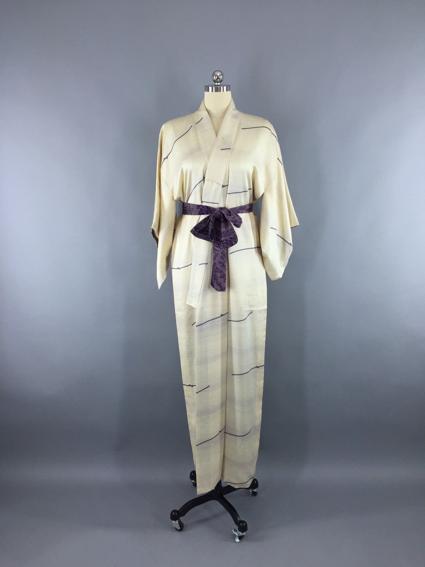 1960s Vintage Silk Kimono Robe with Ivory and Purple Bows Print - ThisBlueBird