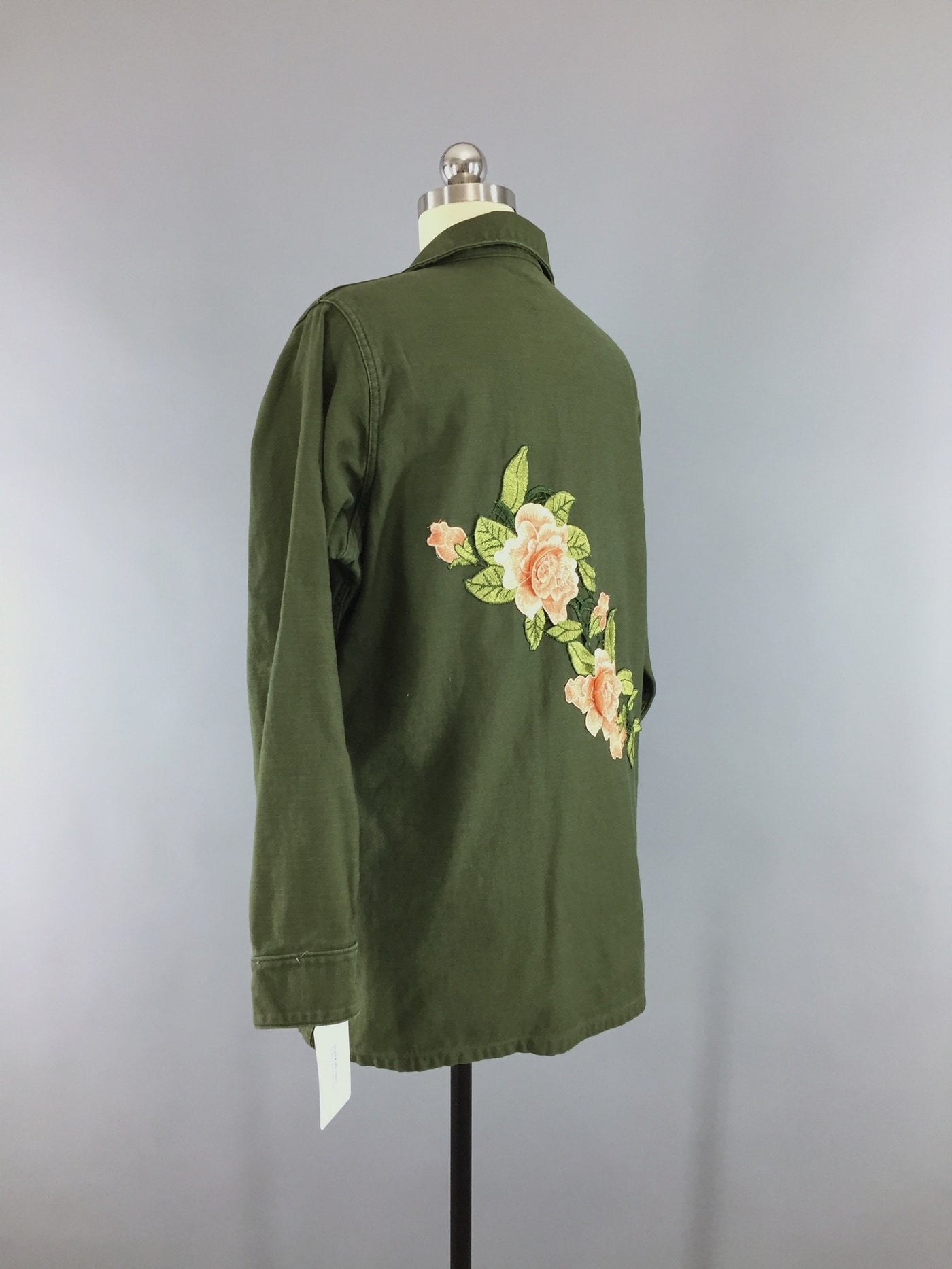1970s Vintage Embroidered US Army Jacket / Peach Floral Embroidery / Unicorn Patch - ThisBlueBird