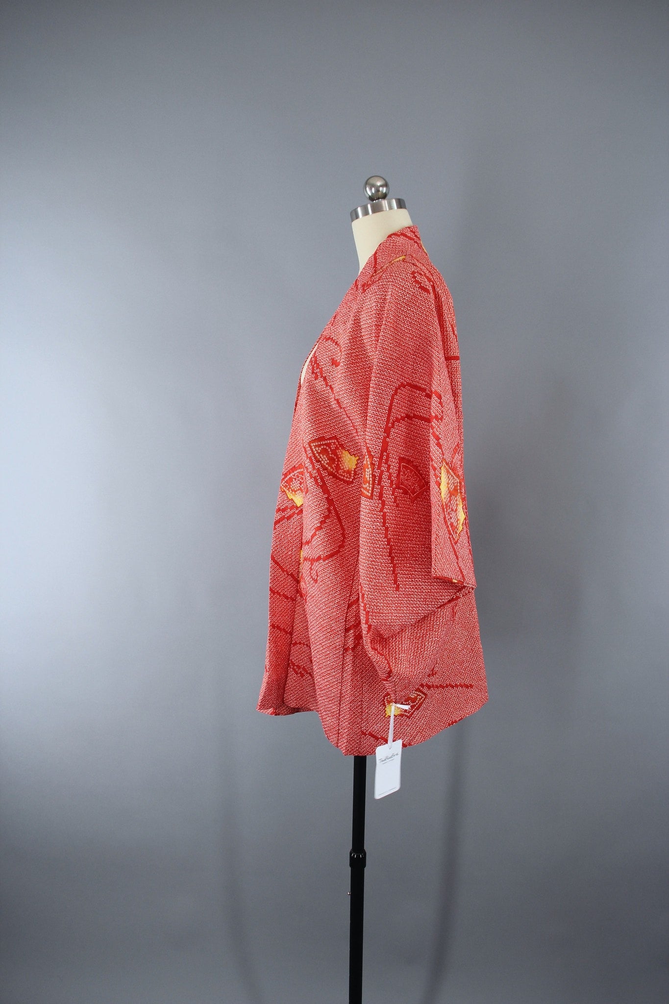 1970s Vintage Haori Kimono Jacket in Red Orange Shibori Print - ThisBlueBird