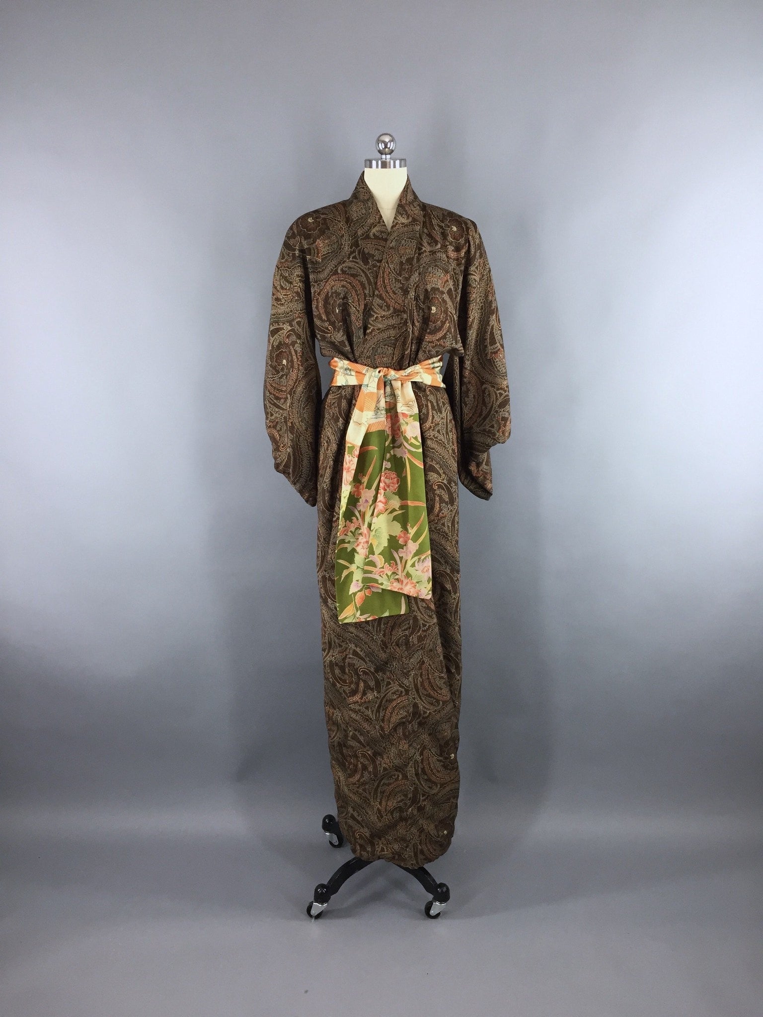 1970s Vintage Kimono Robe / Brown Floral Print – ThisBlueBird