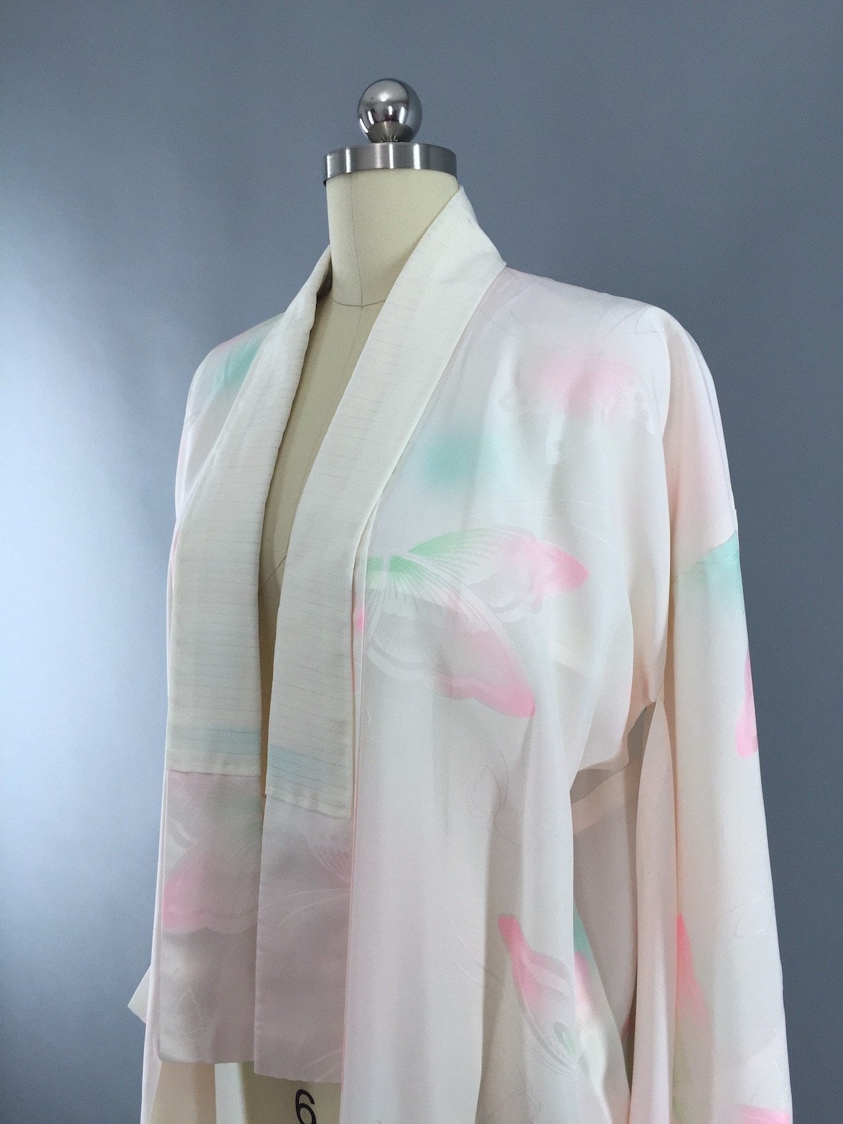 1970s Vintage Kimono Robe / Pink Ombre Butterfly Print - ThisBlueBird