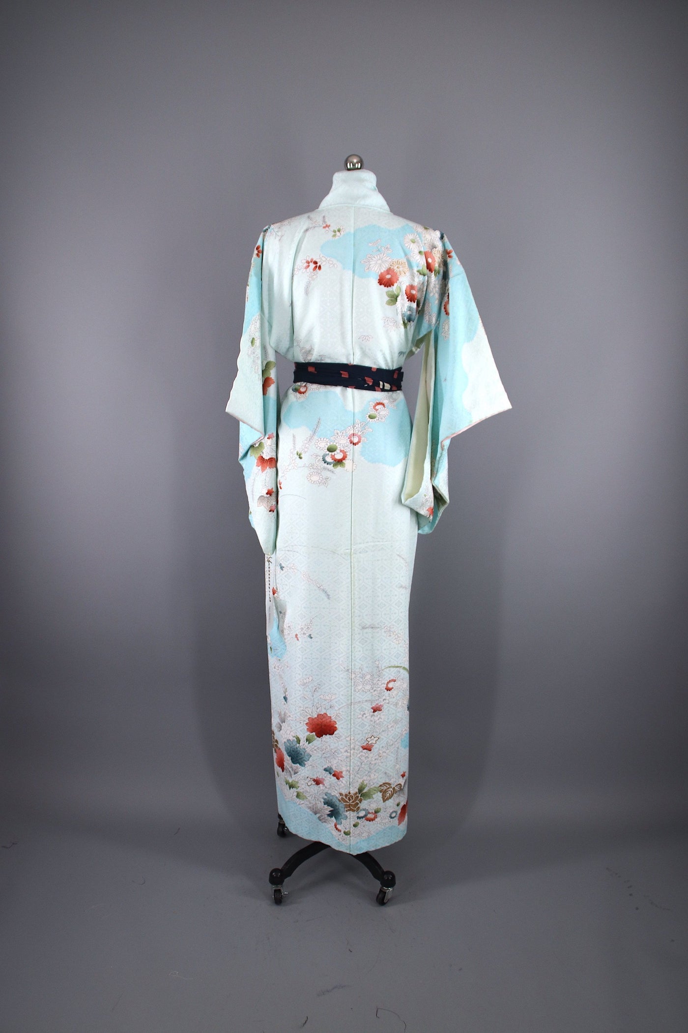 1970s Vintage Kimono Robe / Sky Blue Ombre Floral Print – ThisBlueBird