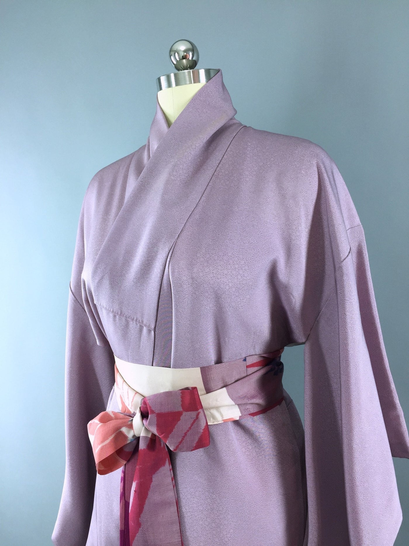 1970s Vintage Kimono Robe with Lavender Purple Floral Print - ThisBlueBird