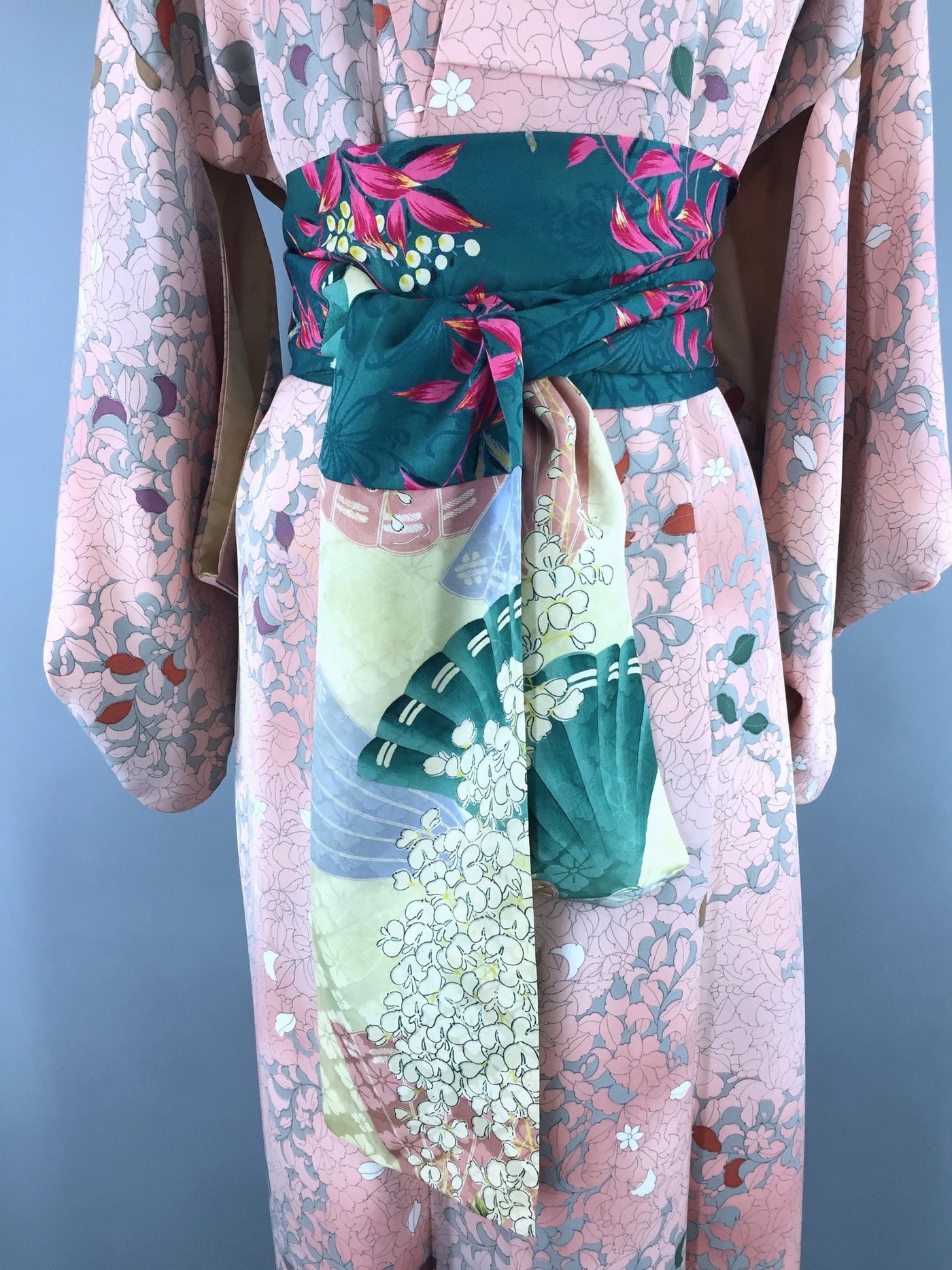 1970s Vintage Pink and Green Floral Print Kimono Robe – ThisBlueBird