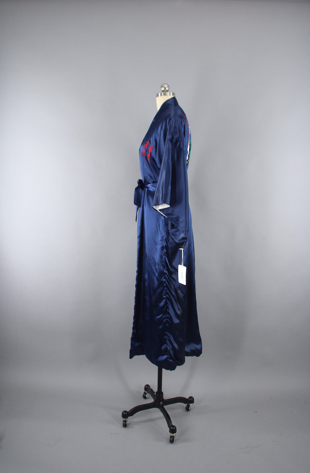 1970s Vintage Satin Kimono Robe with Embroidered Asian Crane Birds - ThisBlueBird