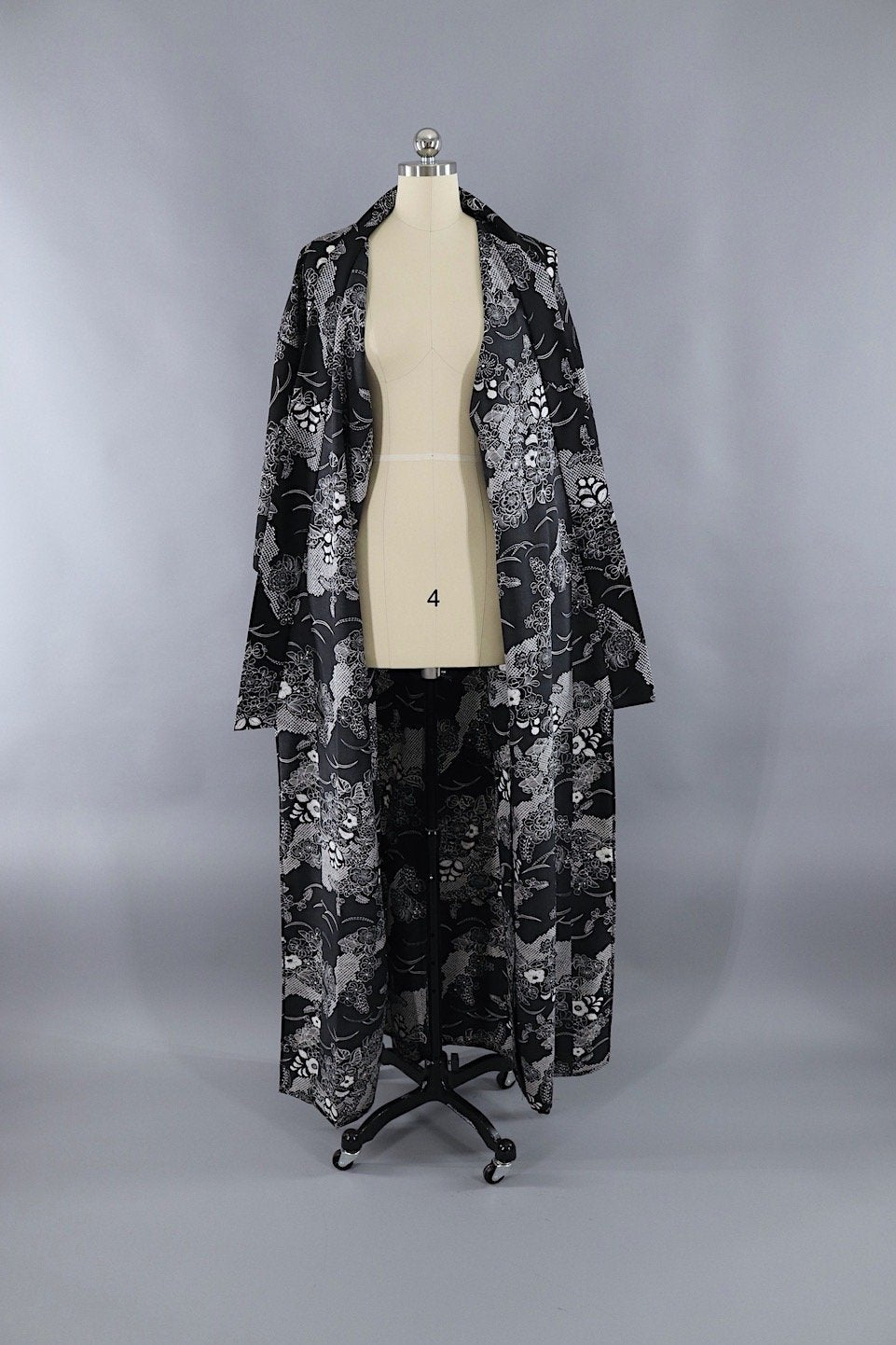 1970s Vintage Silk Kimono Robe / Black &amp; White Floral Print - ThisBlueBird