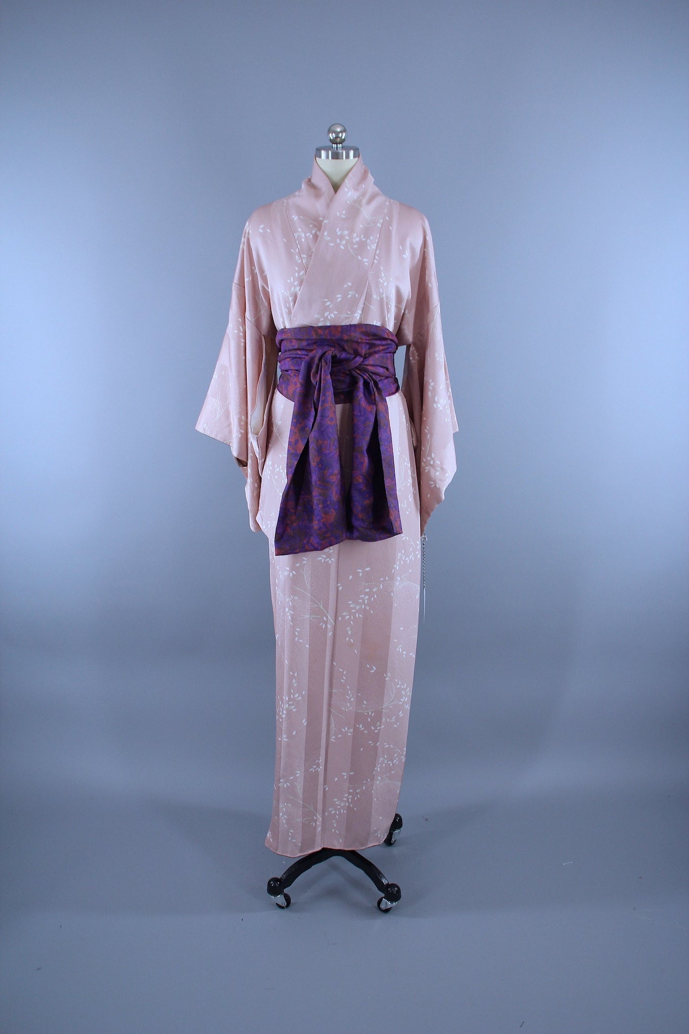 1970s Vintage Silk Kimono Robe / Blush Pink & White Leaves – ThisBlueBird