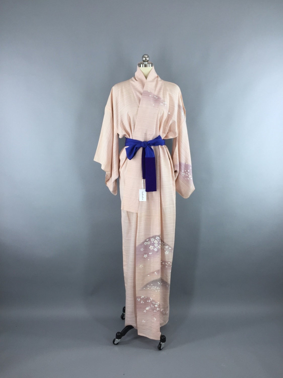 1970s Vintage Silk Kimono Robe in Sheer Blush Pink – ThisBlueBird