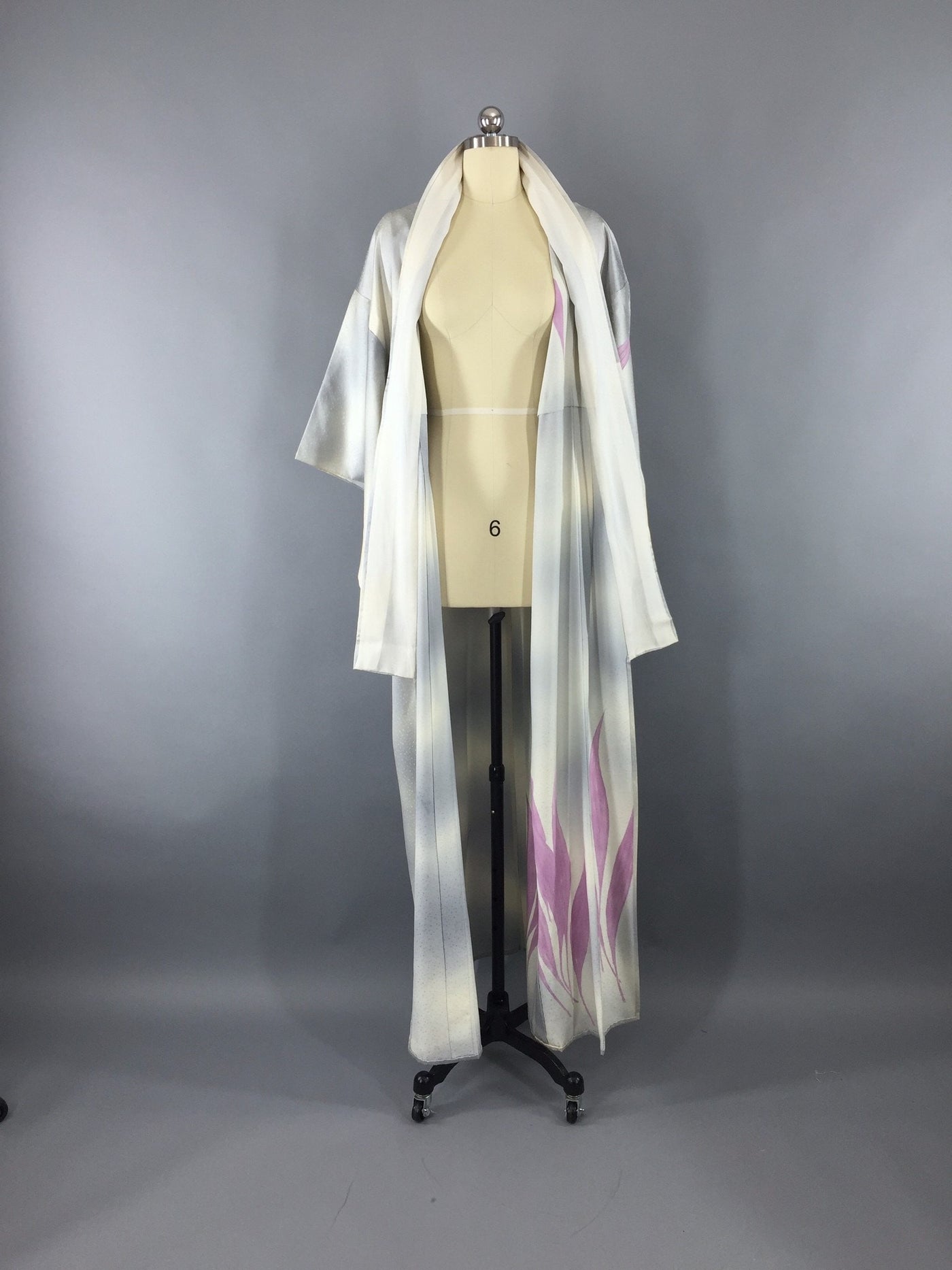 1970s Vintage Silk Kimono Robe with Grey and Pink Leaves Floral Print - ThisBlueBird