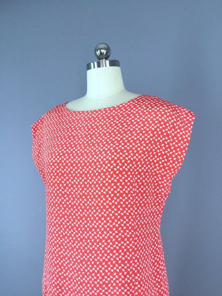 1980s Vintage Drop Waist Day Dress with Umbrella Novelty Print - ThisBlueBird