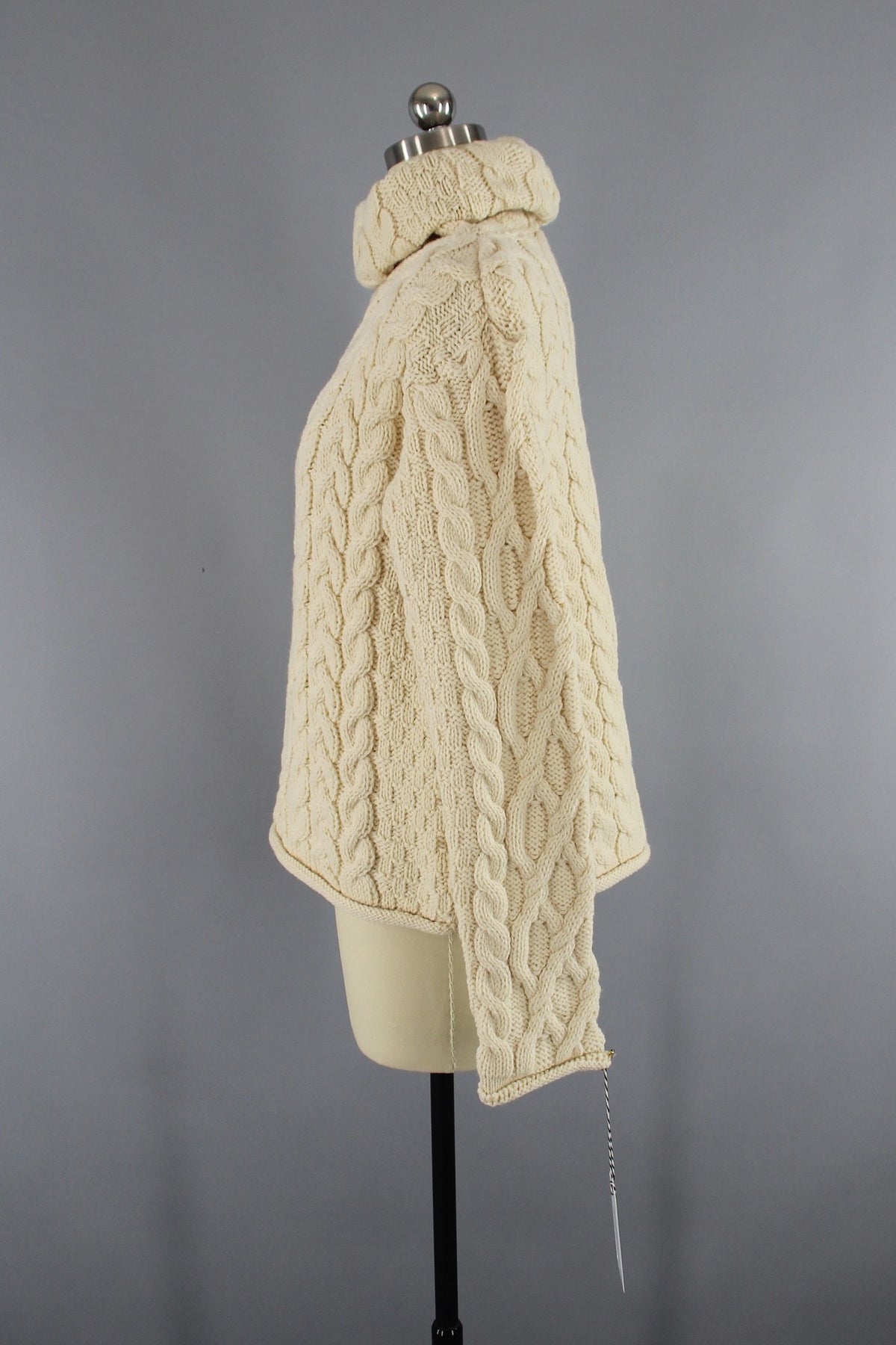 1980s Vintage Ivory Irish Wool Turtleneck Sweater – ThisBlueBird