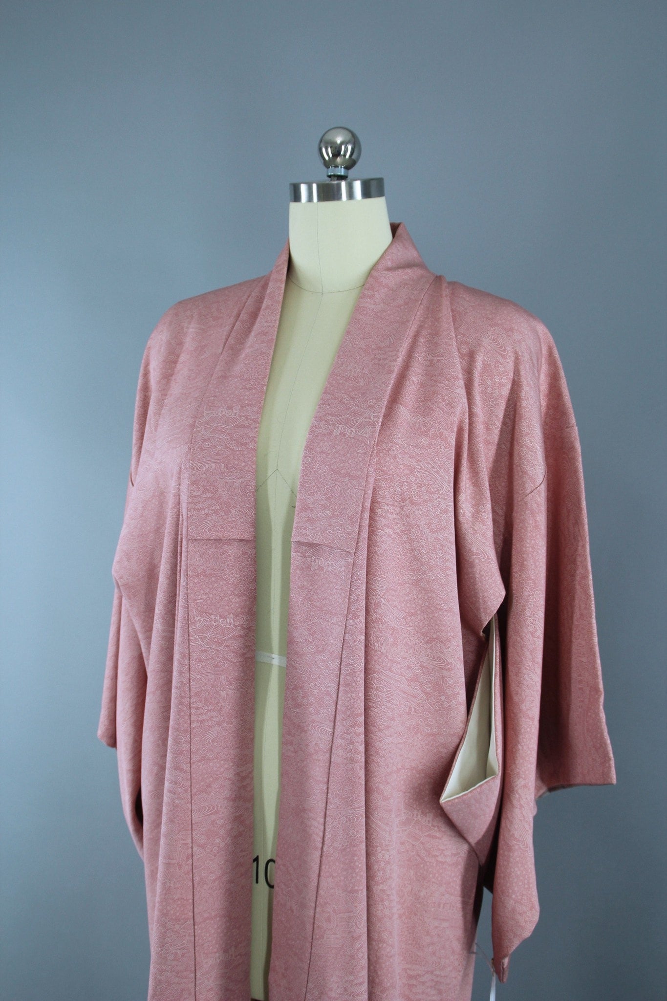 1980s Vintage Kimono Robe / Mauve Pink & White Tiny Print - ThisBlueBird