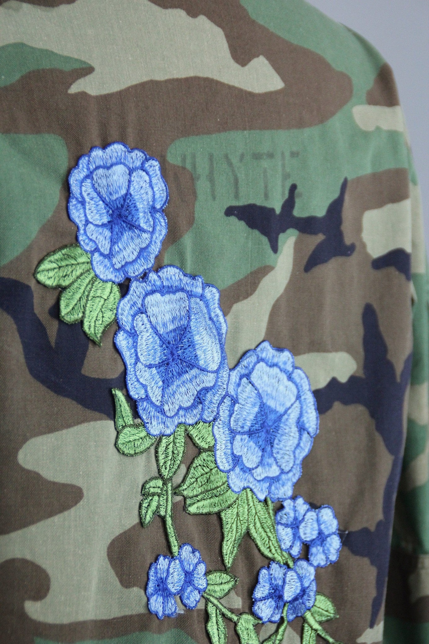 1980s Vintage Marines Embroidered Camouflage Jacket - ThisBlueBird