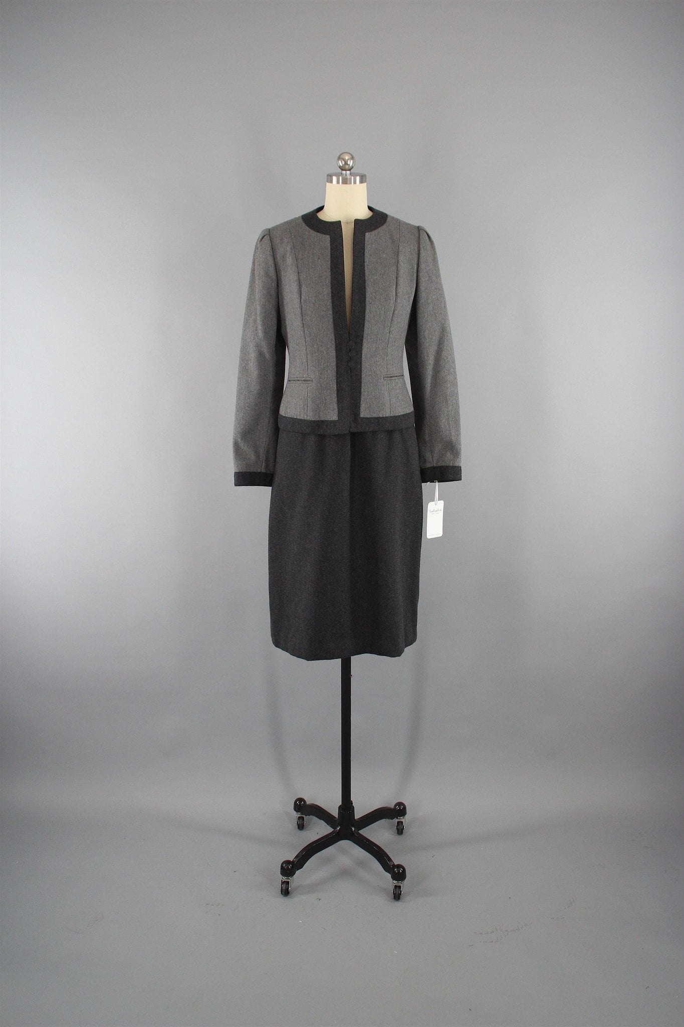 1980s Vintage Sasson Grey Wool Jacket & Skirt Business Suit - ThisBlueBird