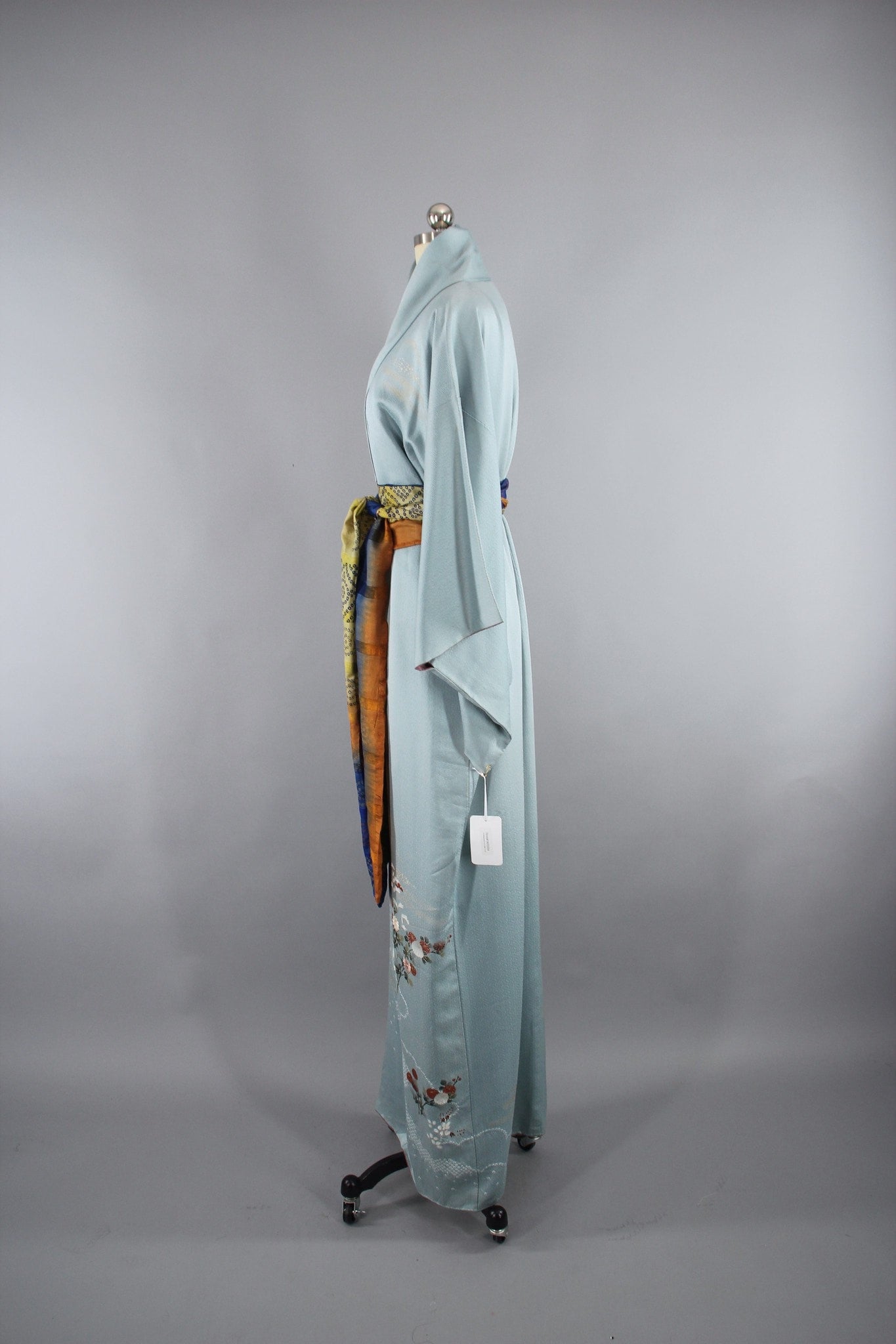 1980s Vintage Silk Kimono Robe in Light Blue Shibori Floral - ThisBlueBird