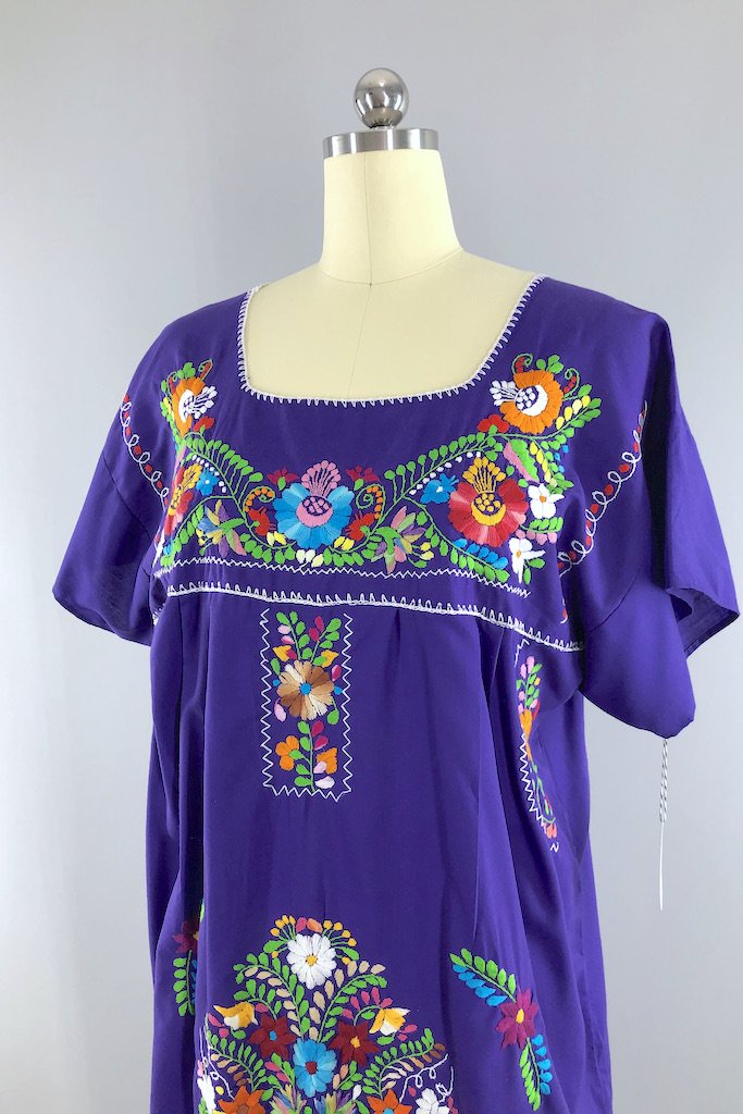Vintage Embroidered Mexican Dress  ThisBlueBird