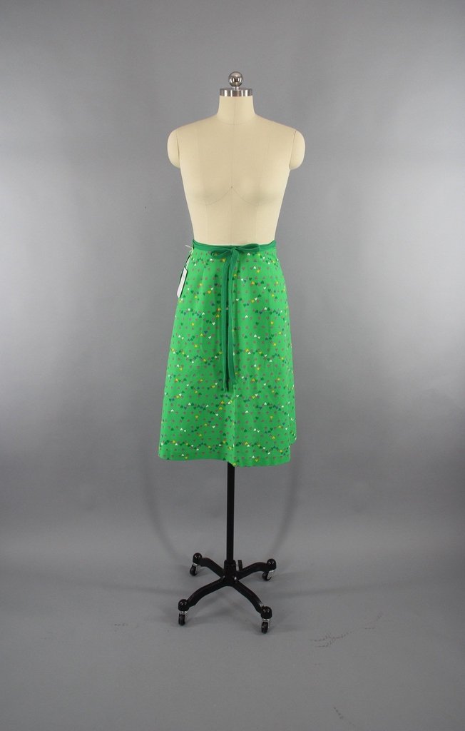Vintage 1960 Hearts Novelty Print Wrap Skirt - ThisBlueBird