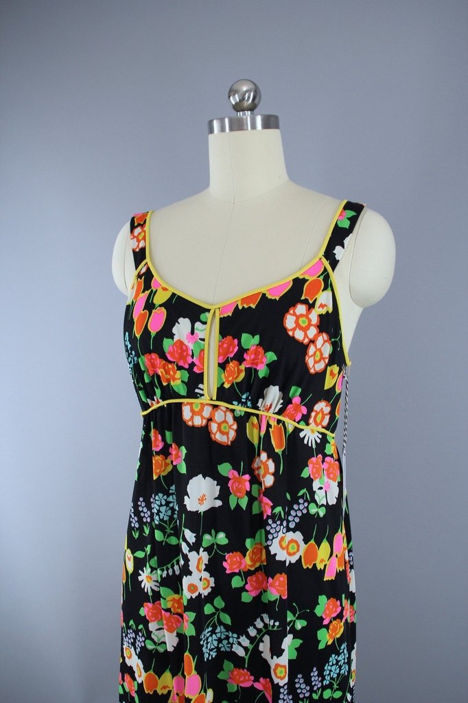 Vintage 1970s Miss Elaine Black Floral Print Nightgown - ThisBlueBird
