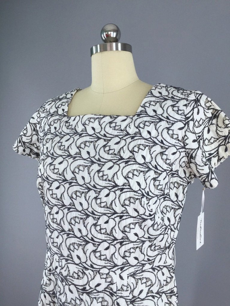 1960s Vintage White Tulip Eyelet Cotton Dress - ThisBlueBird
