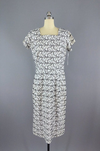 1960s Vintage White Tulip Eyelet Cotton Dress - ThisBlueBird