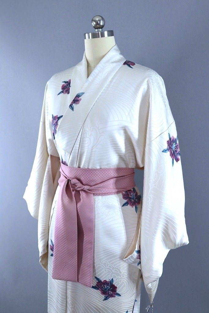 Vintage White Wave Floral Silk Kimono Robe-ThisBlueBird - Modern Vintage
