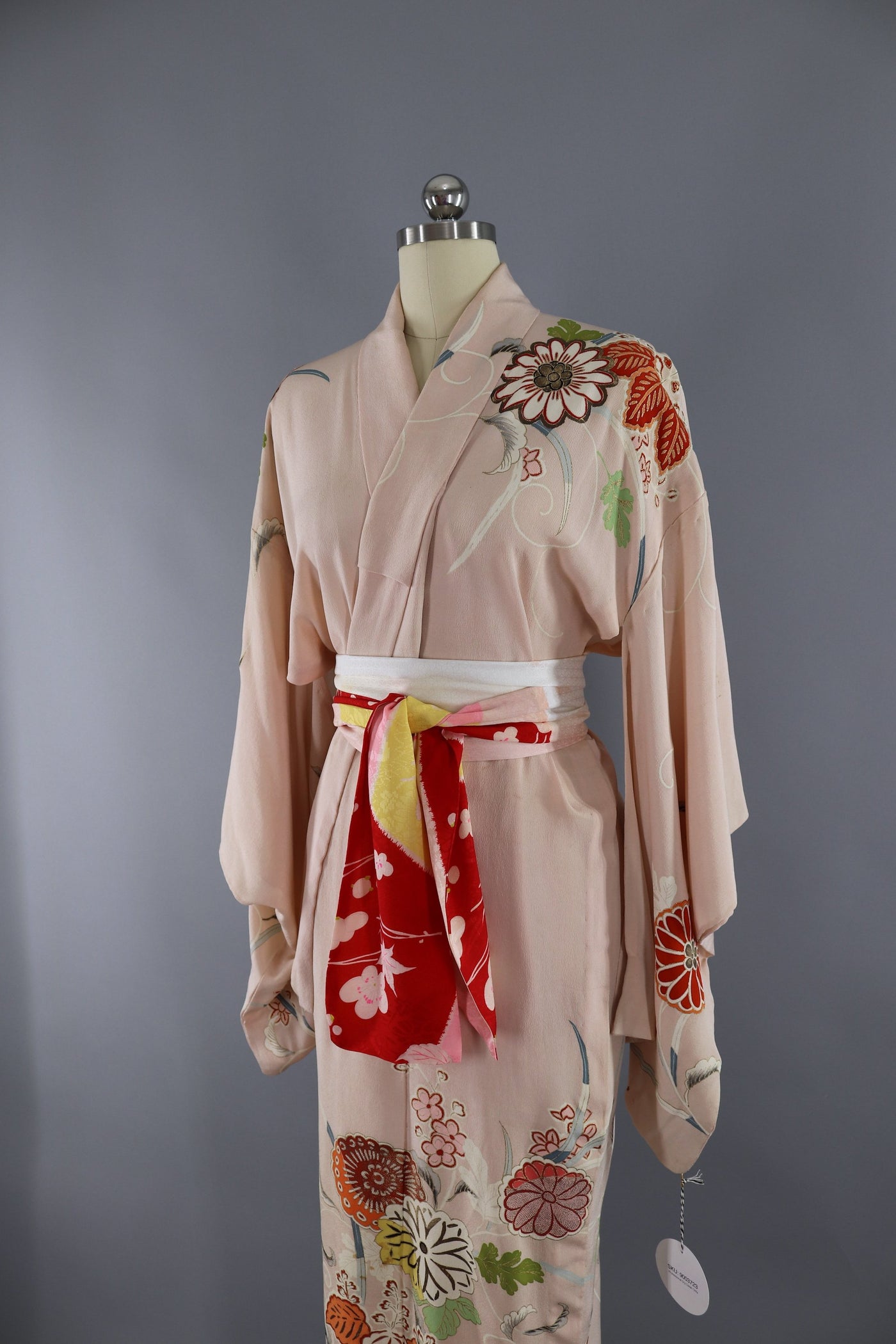 Silk Kimono Robe / Blush Pink Floral Print / 1950s - ThisBlueBird