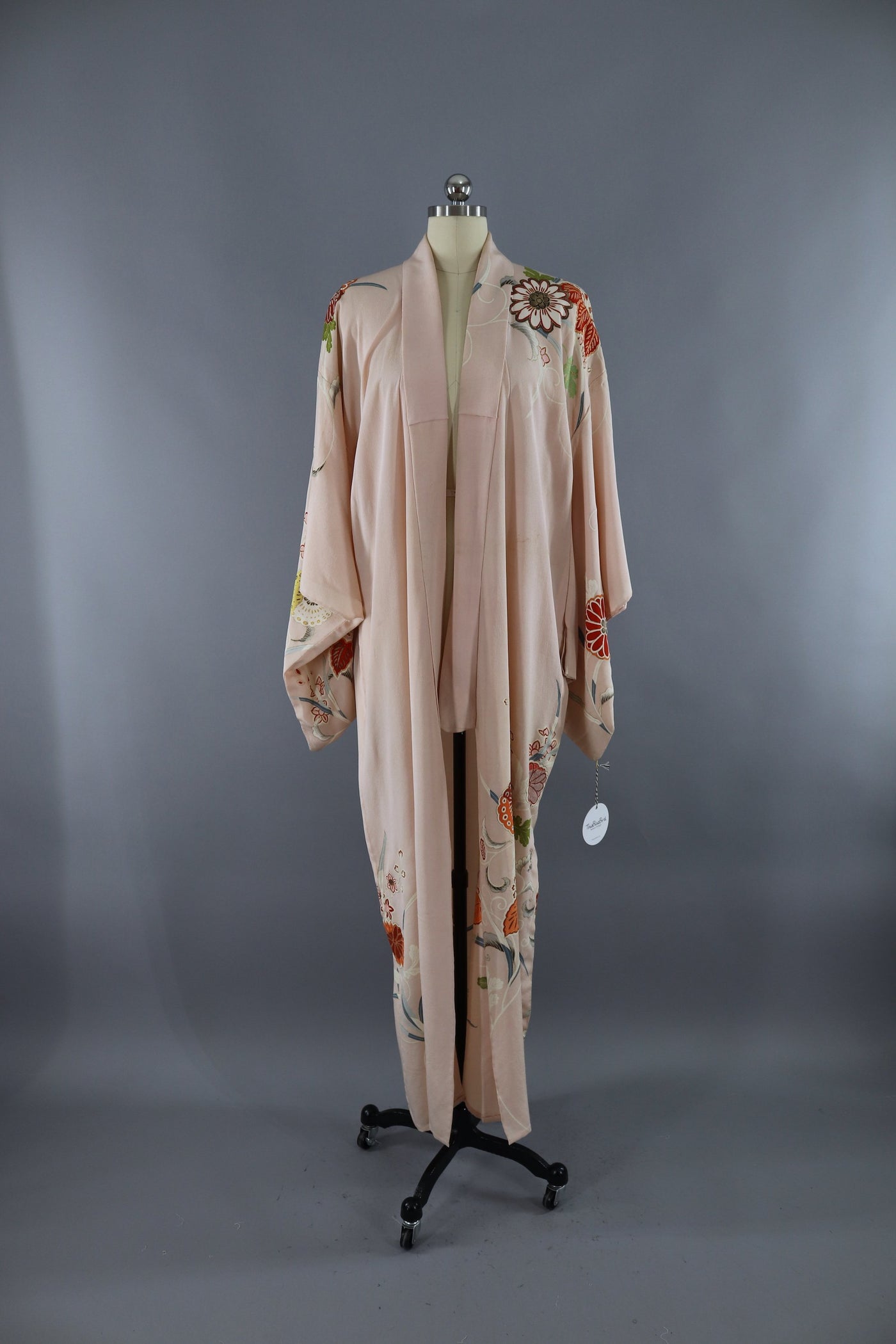 Silk Kimono Robe / Blush Pink Floral Print / 1950s - ThisBlueBird