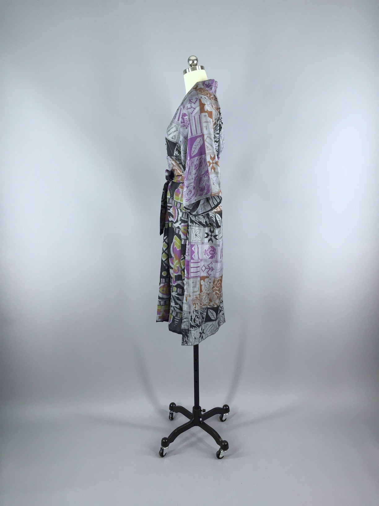 Silk Sari Robe / Grey & Black Floral Print - ThisBlueBird