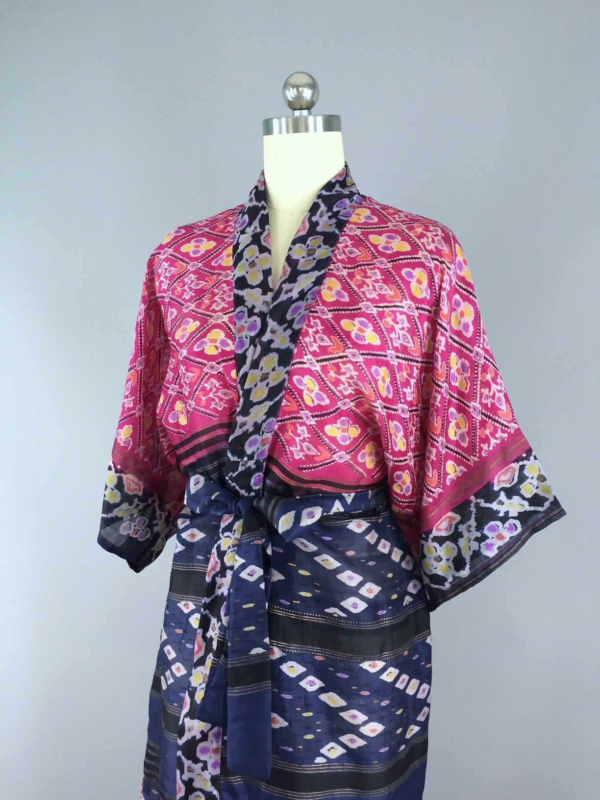 Sari Robe Silk Sari Robe / Navy Blue & Pink Floral Ikat Print – ThisBlueBird