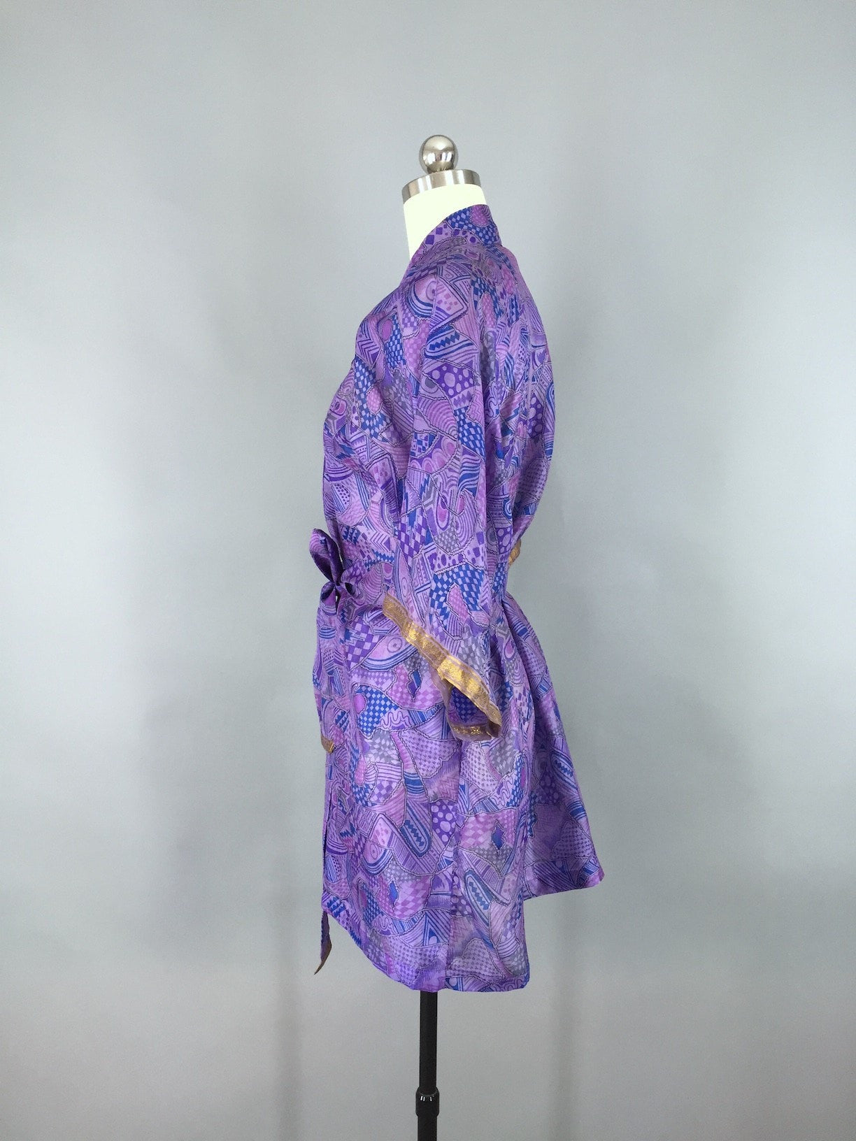 Silk Sari Robe / Silk Kimono Robe / Vintage Indian Sari / Lavender Purple - ThisBlueBird