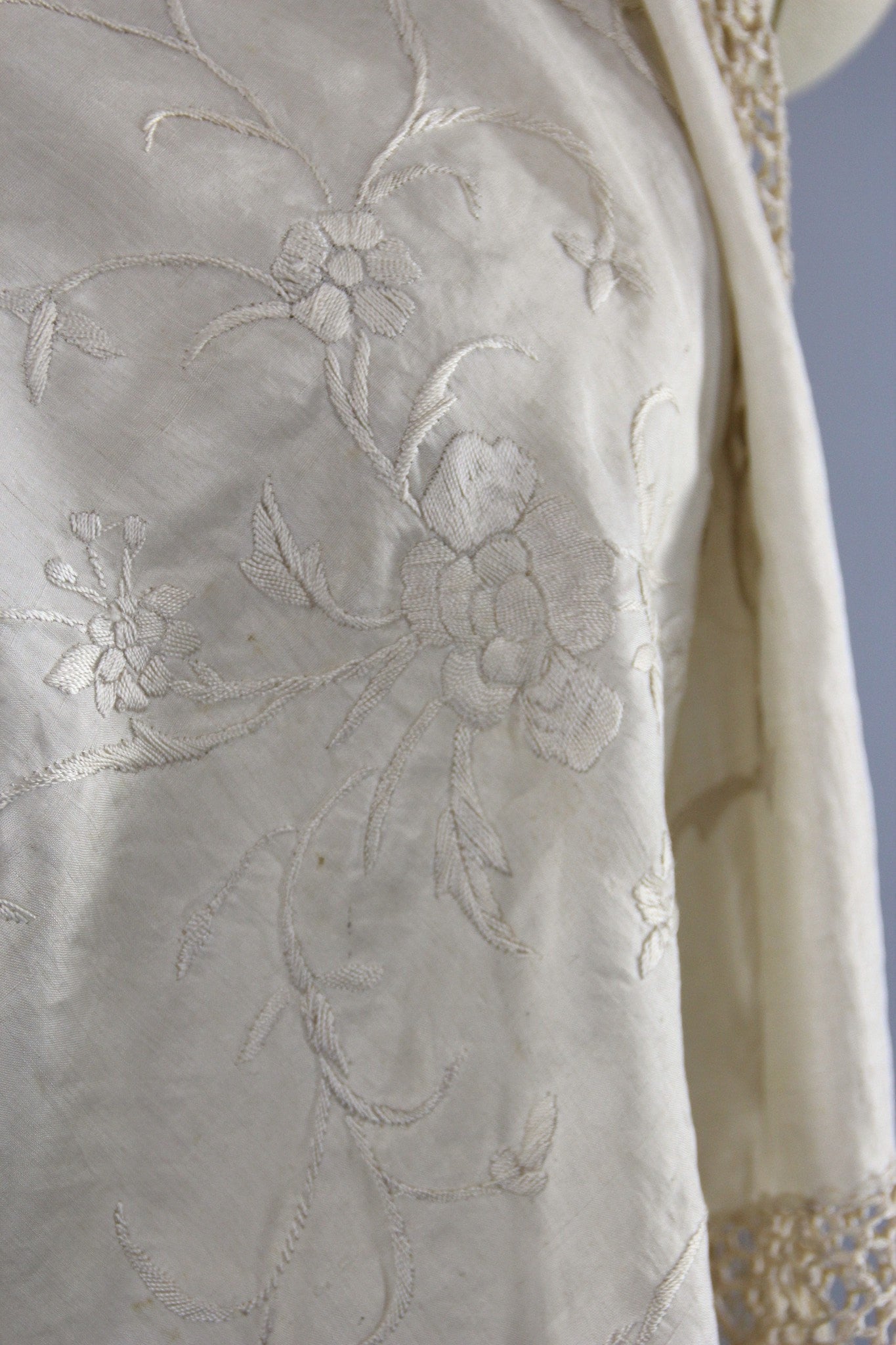 Vintage 1920s - 1930s Ivory Silk Embroidered Piano Shawl - ThisBlueBird