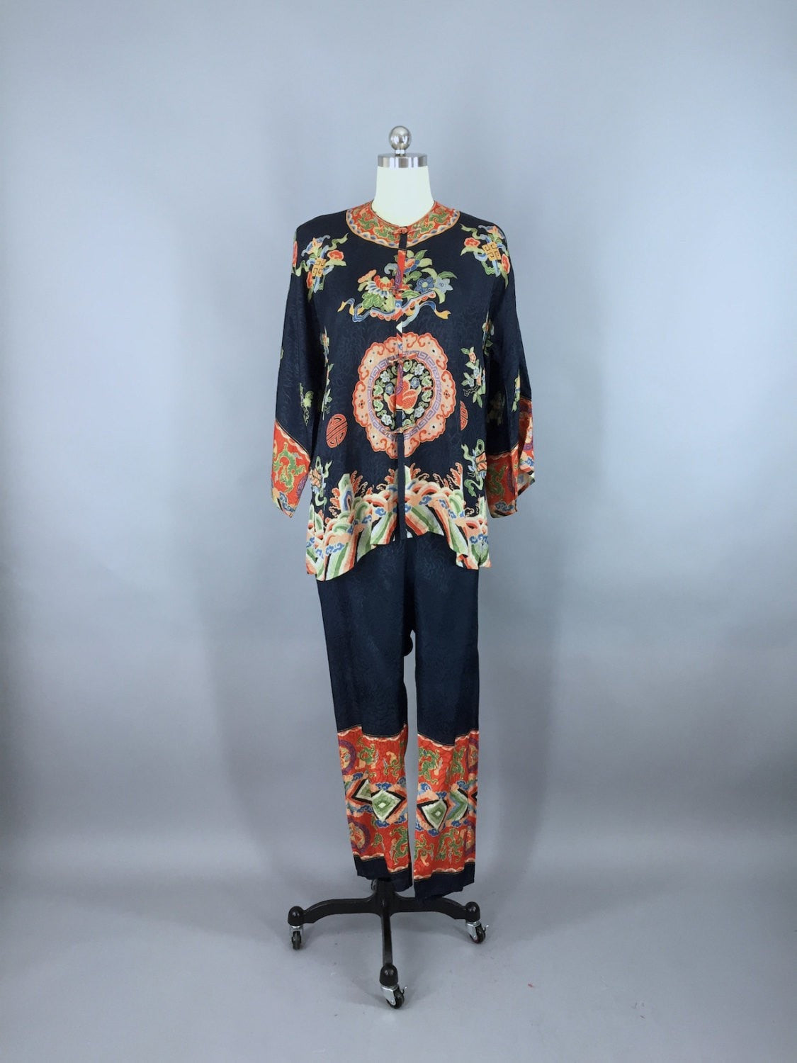 Vintage 1920s - 1930s Silk Pajamas / Art Deco Chinoiserie Dragons - ThisBlueBird