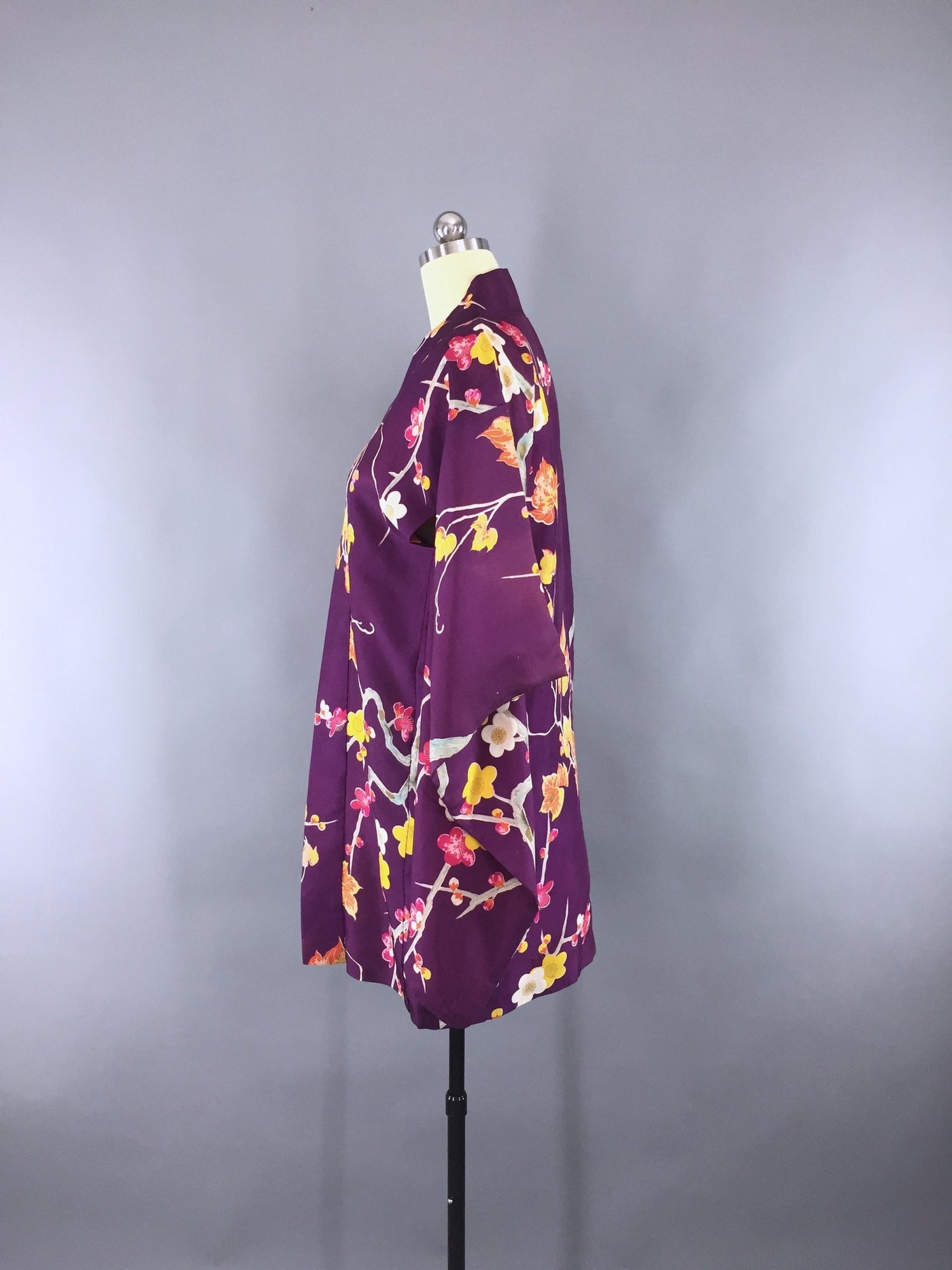Vintage 1920s Silk Haori Kimono Cardigan / Purple Floral Print - ThisBlueBird