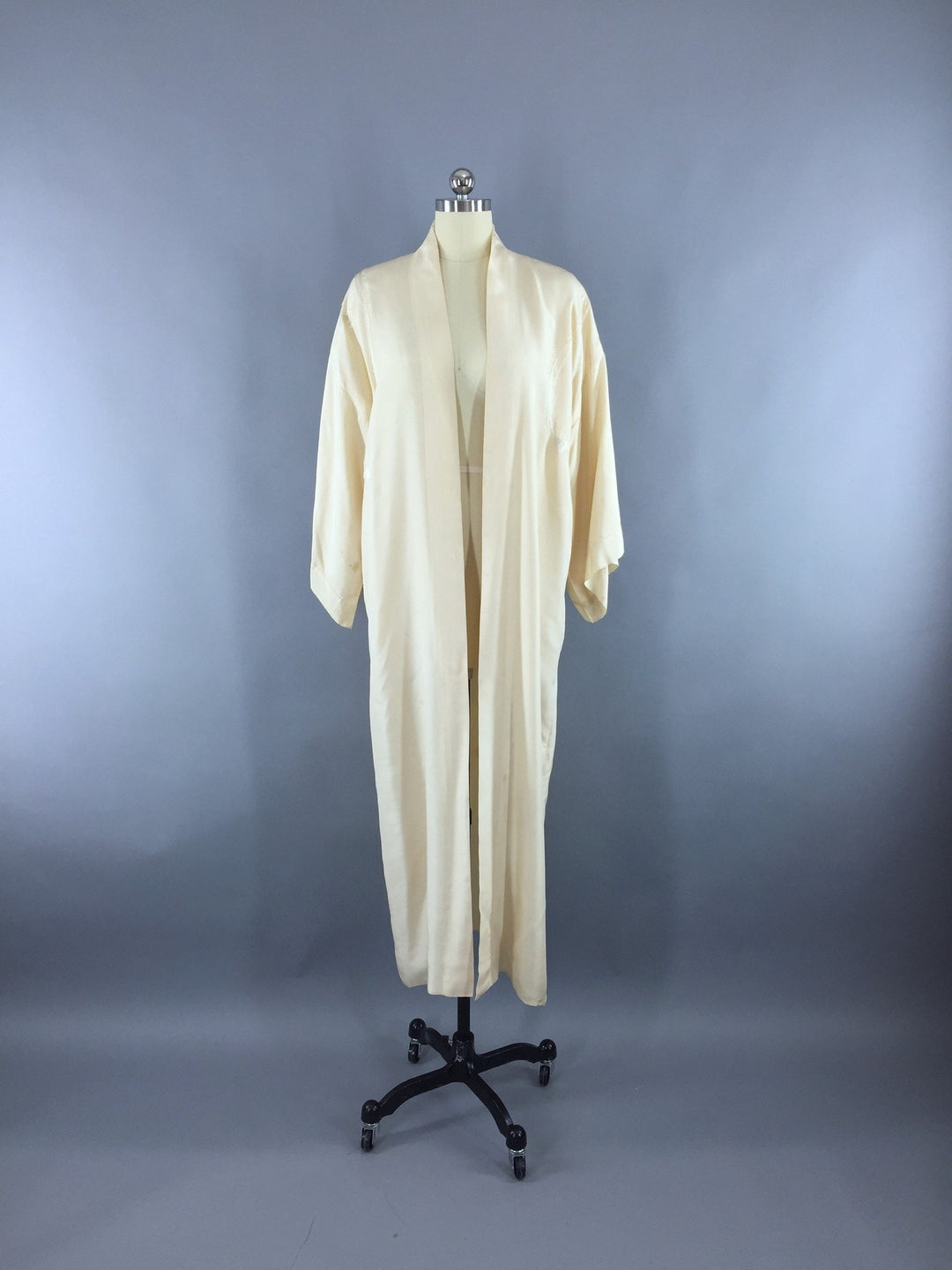 Vintage 1920s Silk Kimono Robe / Ivory Embroidered Peacock - ThisBlueBird