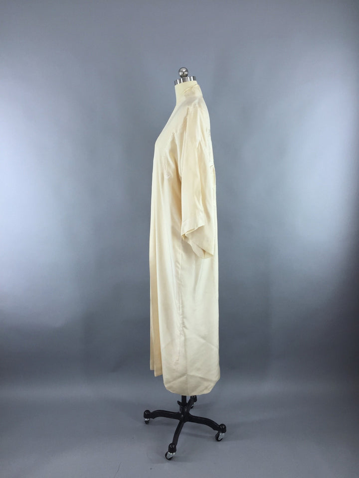 Vintage 1920s Silk Kimono Robe / Ivory Embroidered Peacock - ThisBlueBird
