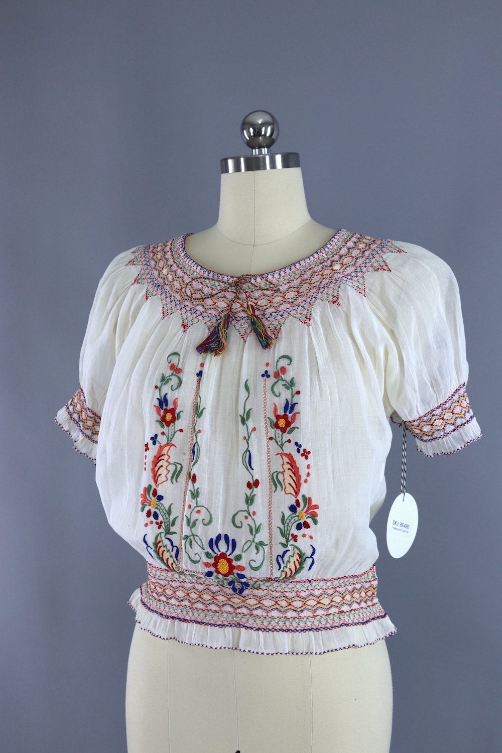 Vintage 1930s Embroidered Peasant Blouse / Red Floral Hungarian Embroidery - ThisBlueBird