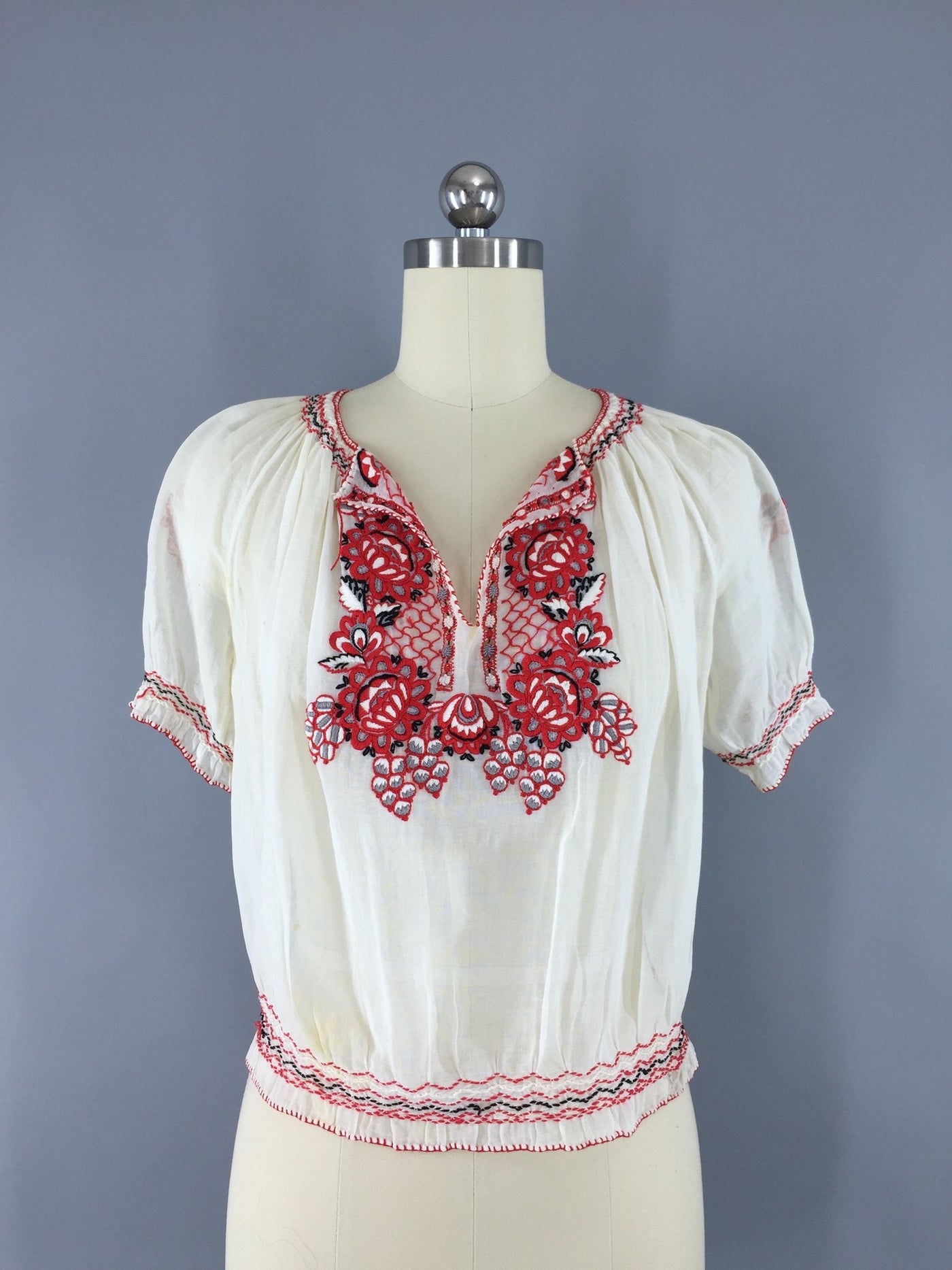 Vintage 1930s Peasant Blouse / Hungarian Embroidered - ThisBlueBird