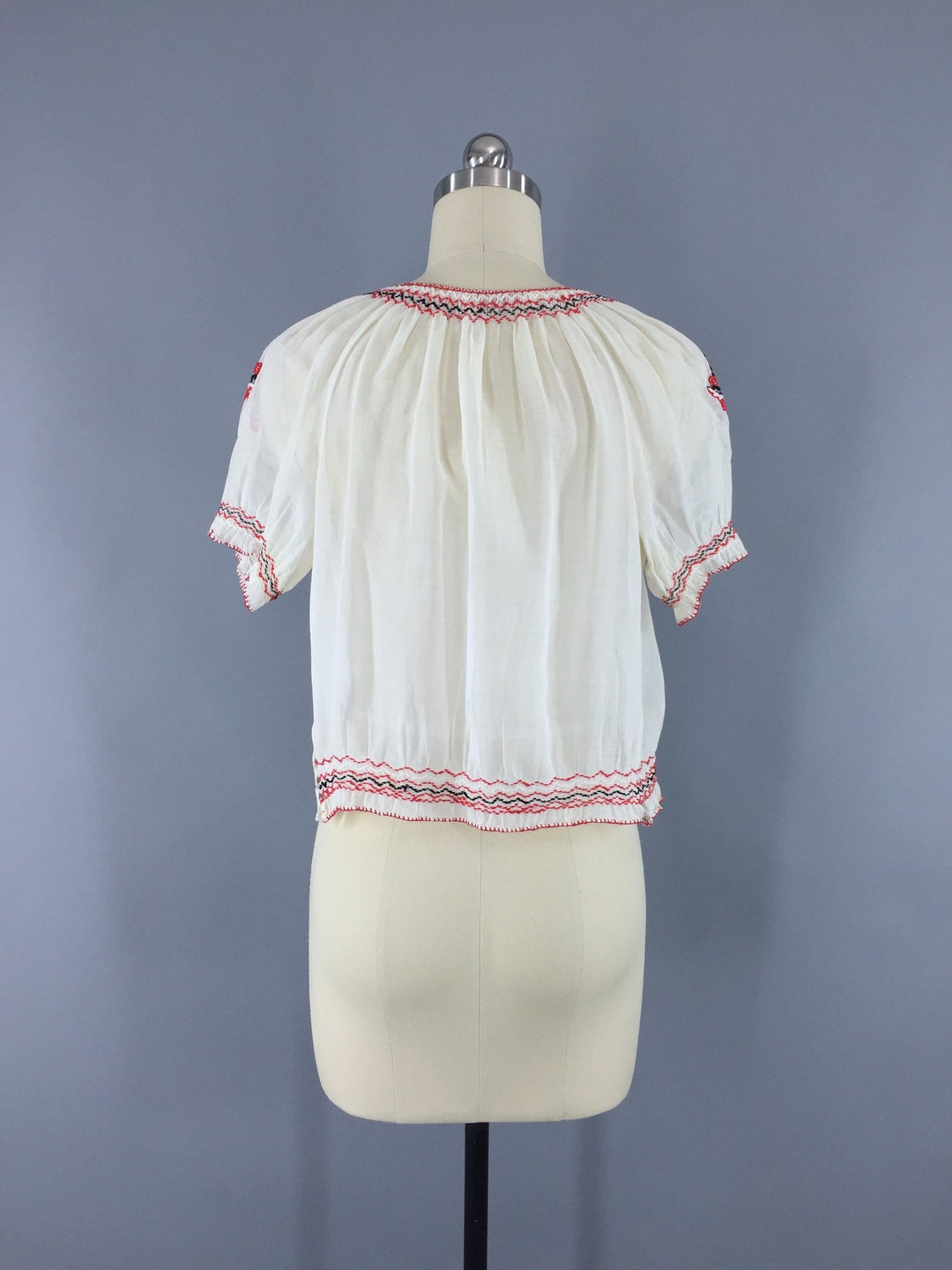 Vintage 1930s Peasant Blouse / Hungarian Embroidered - ThisBlueBird