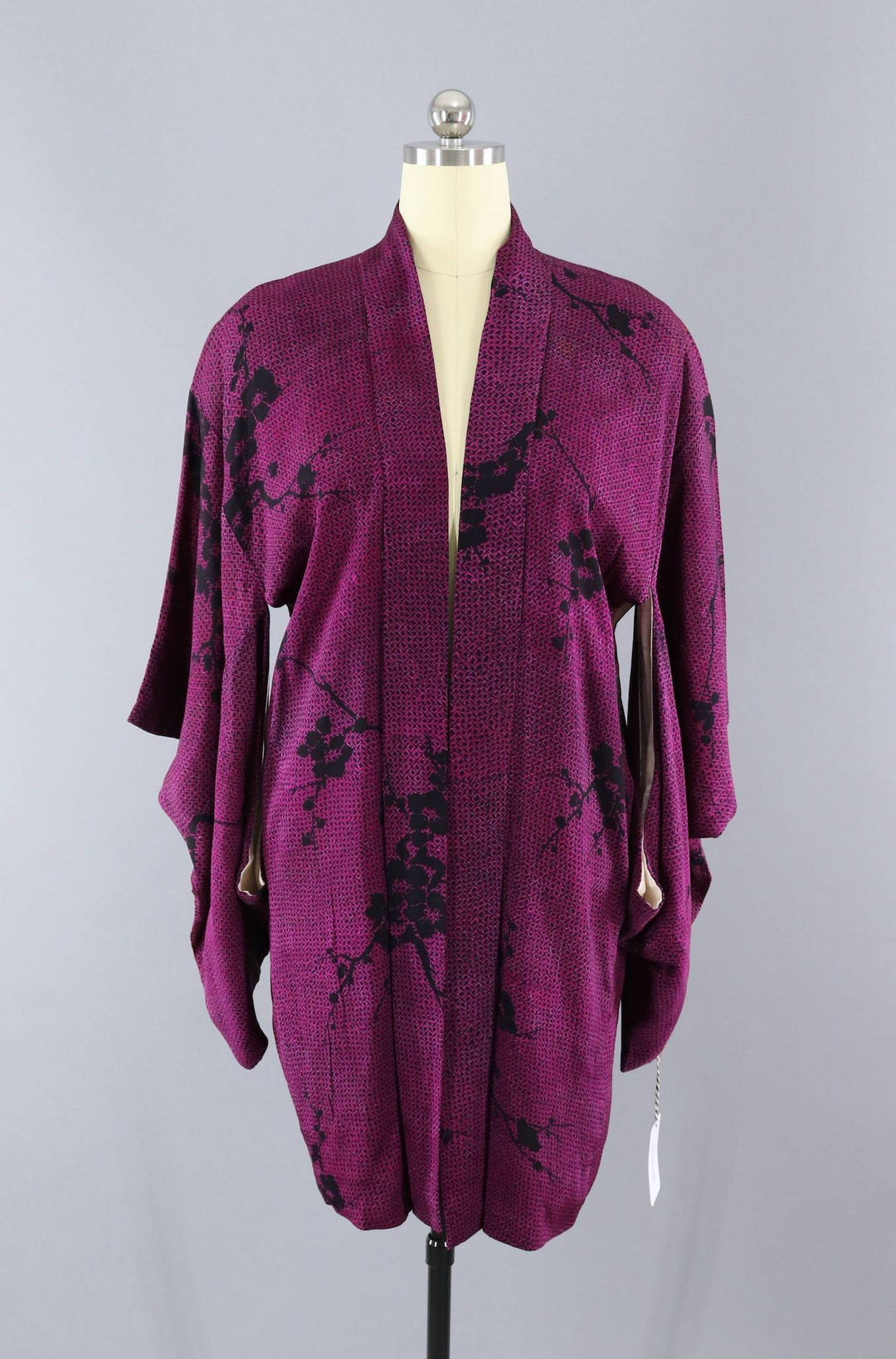 Vintage 1930s Silk Haori Kimono Jacket Cardigan / Purple &amp; Black Shibori Cherry Blossom Print - ThisBlueBird
