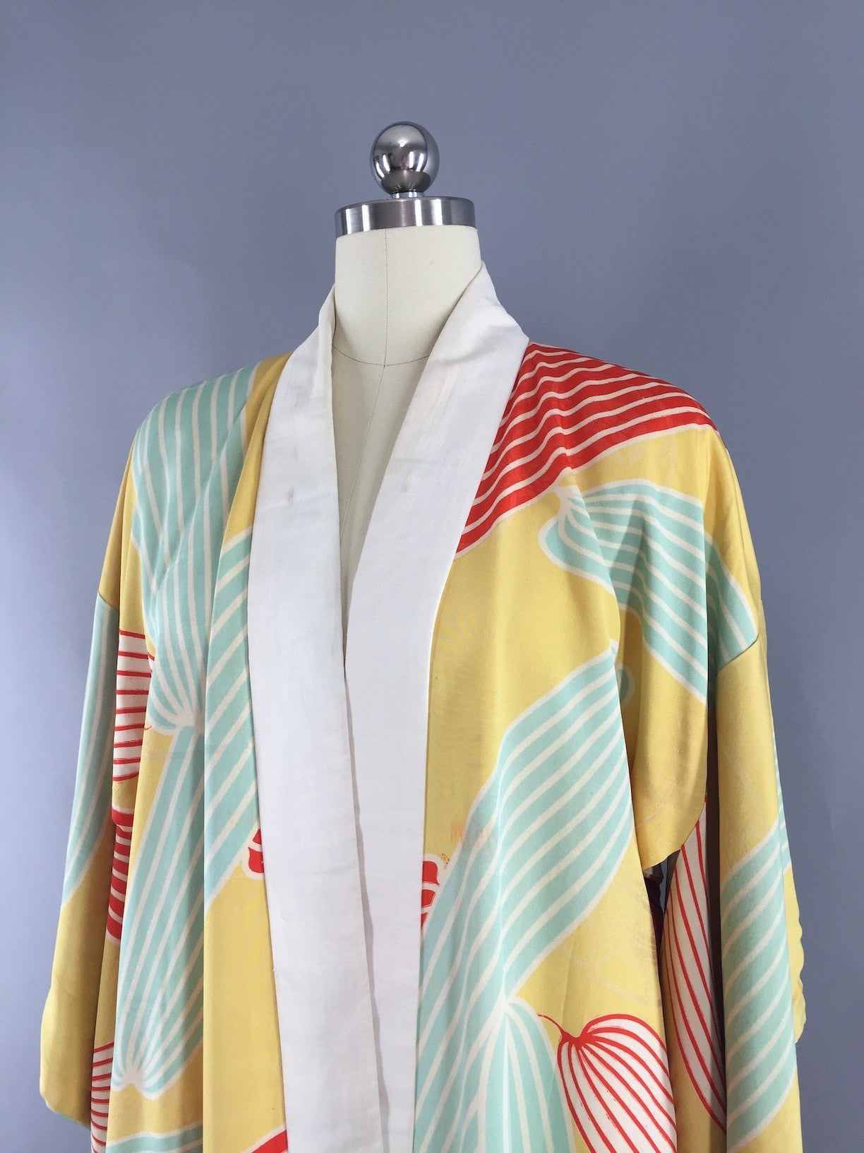 Vintage 1930s Silk Kimono Robe / Art Deco Yellow Palm Leaf Print - ThisBlueBird
