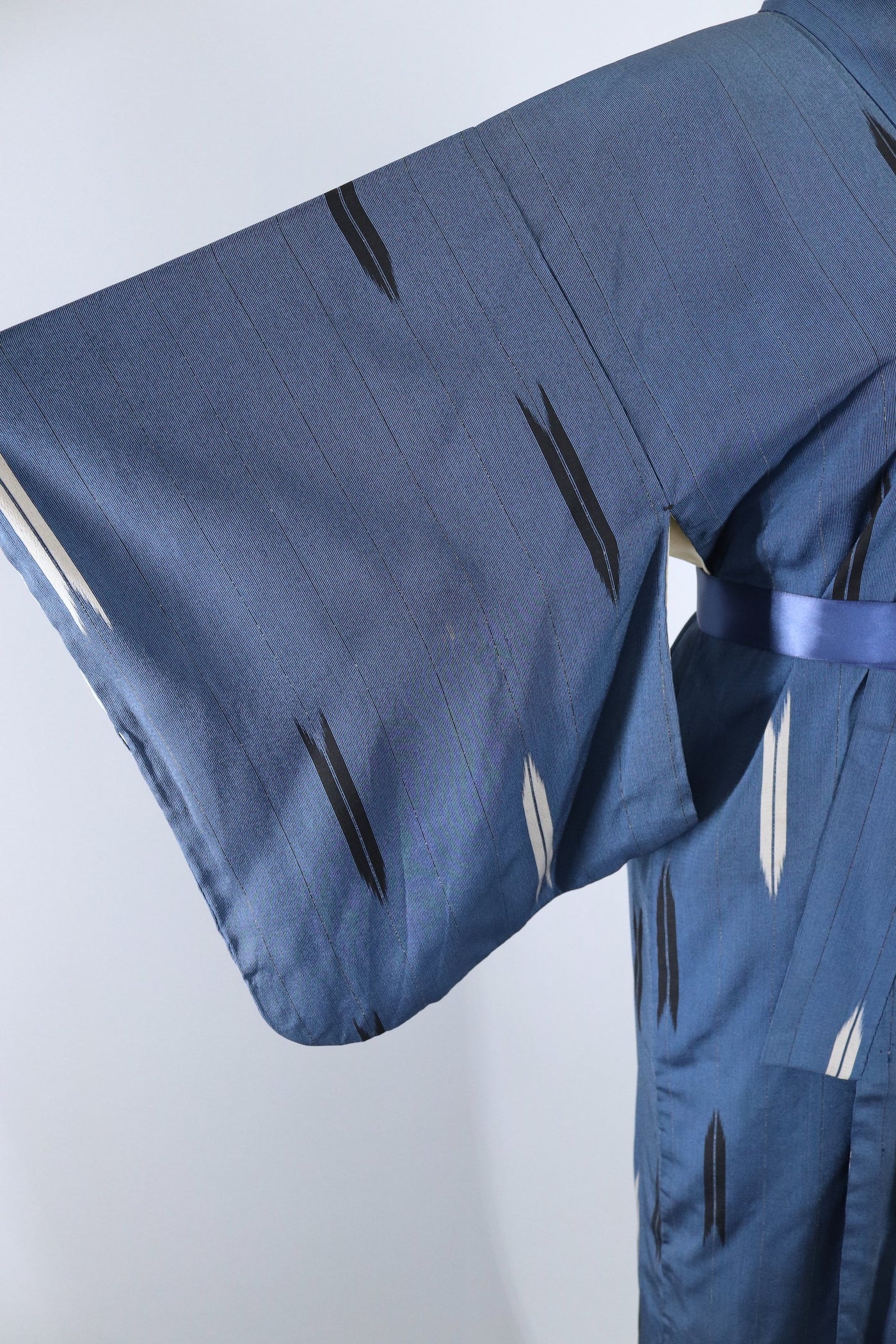 Vintage 1930s Silk Kimono Robe / Blue Meisen Arrows - ThisBlueBird
