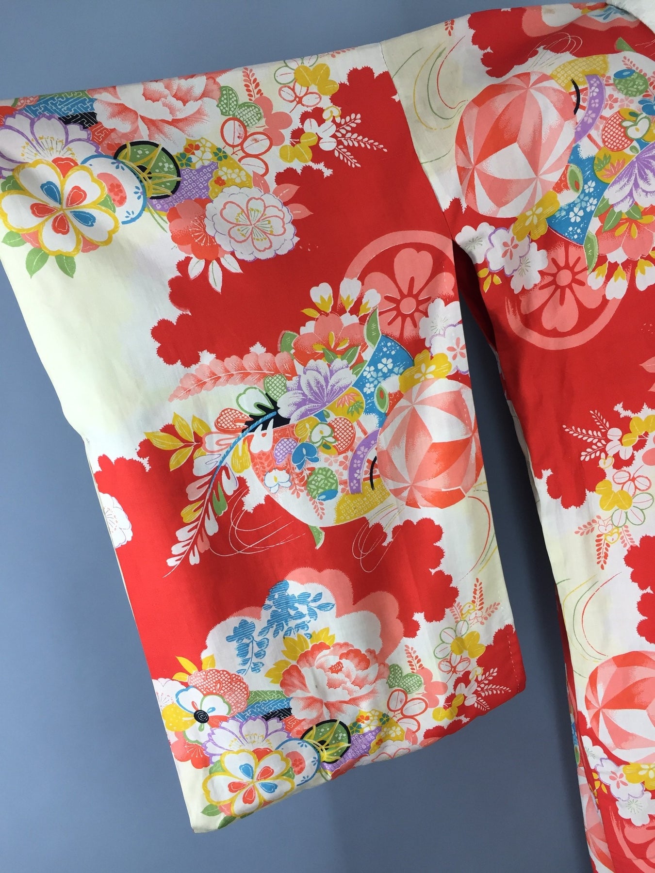 Vintage 1930s Silk Kimono Robe / Red Floral Novelty Print – ThisBlueBird