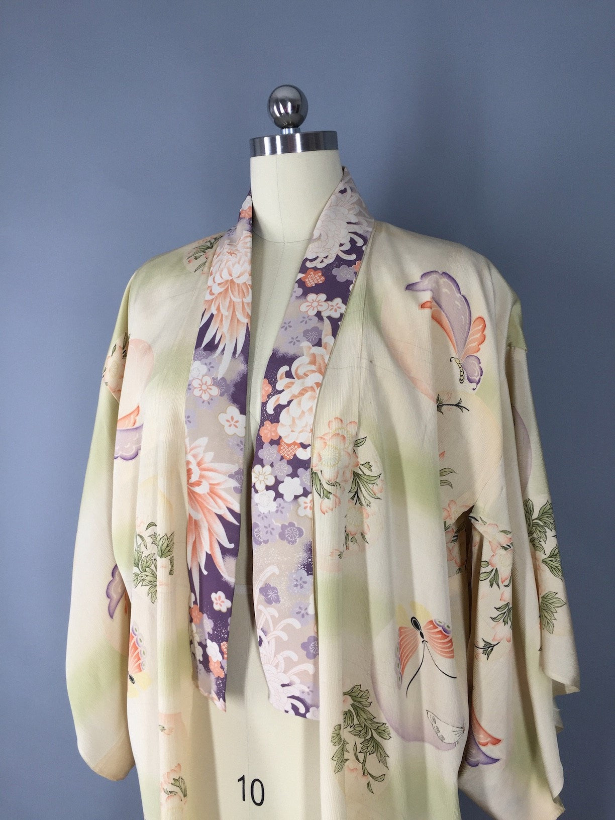 Vintage 1930s Silk Kimono Robe with Butterflies Novelty Print ...
