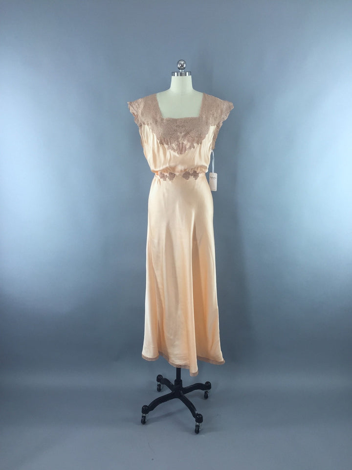 Vintage 1930s Silk Nightgown / Bias Cut Satin - ThisBlueBird