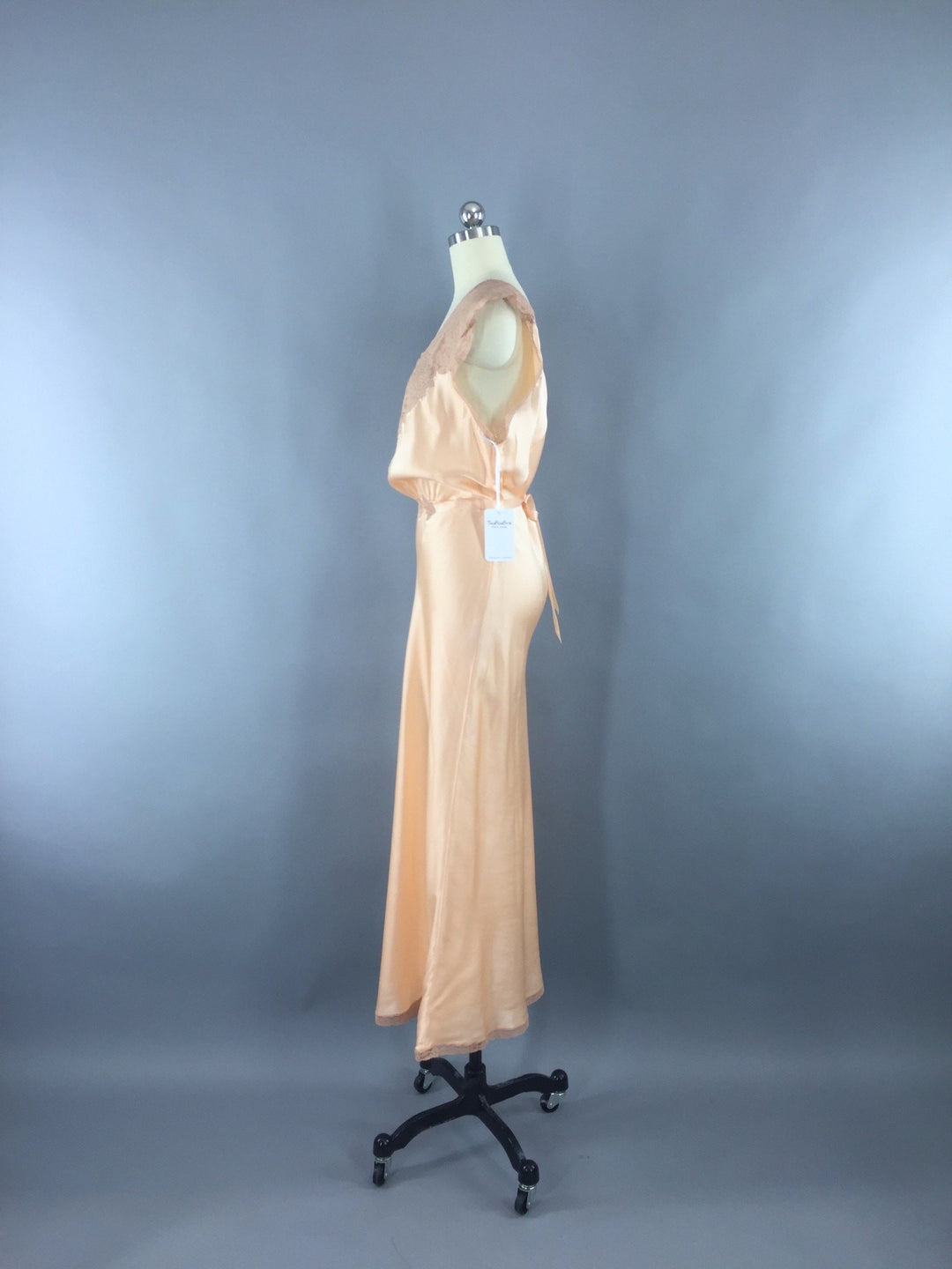 Vintage 1930s Silk Nightgown / Bias Cut Satin - ThisBlueBird