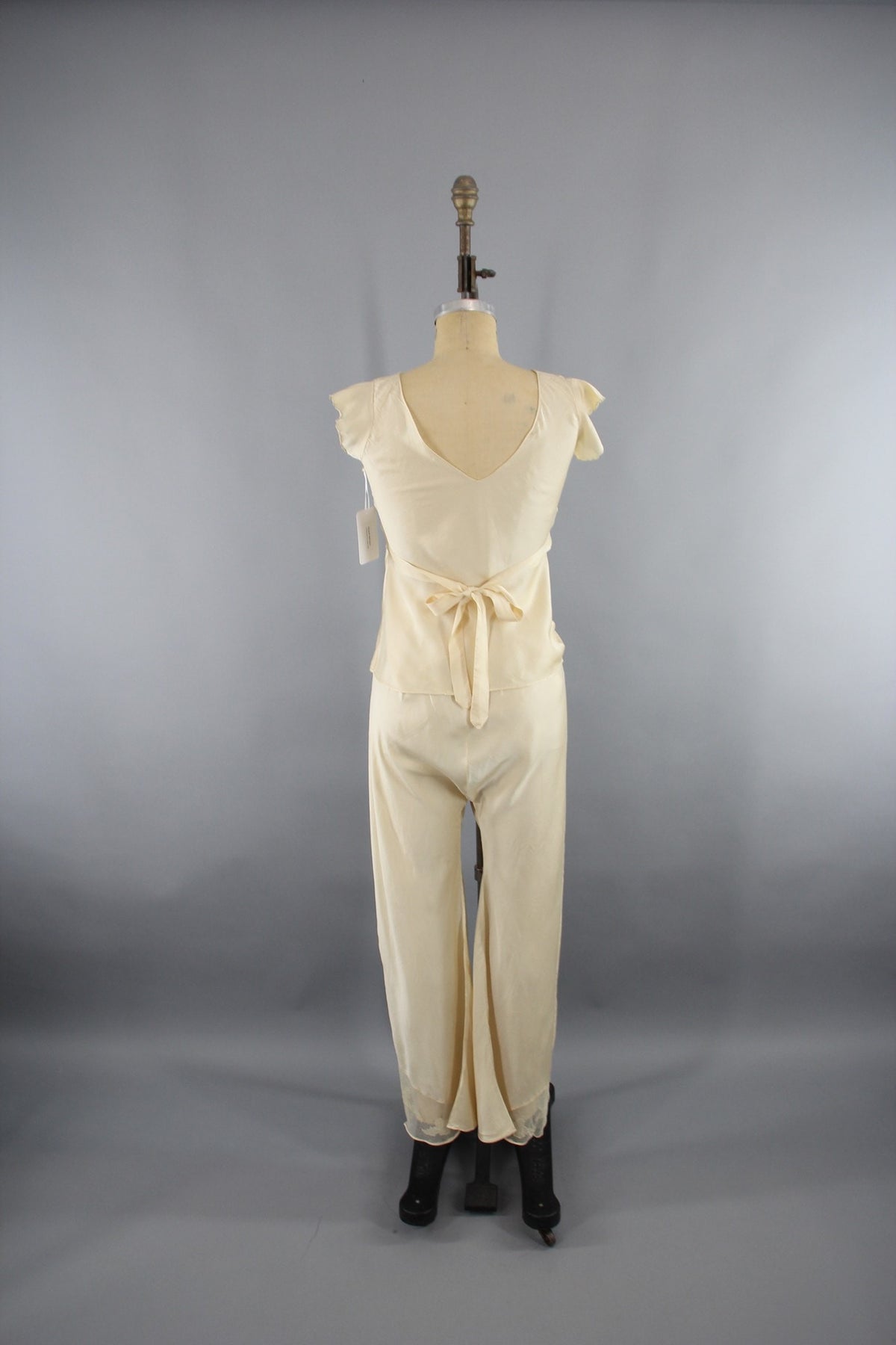 Vintage 1930s Silk Satin and Lace Pajamas Loungewear – ThisBlueBird