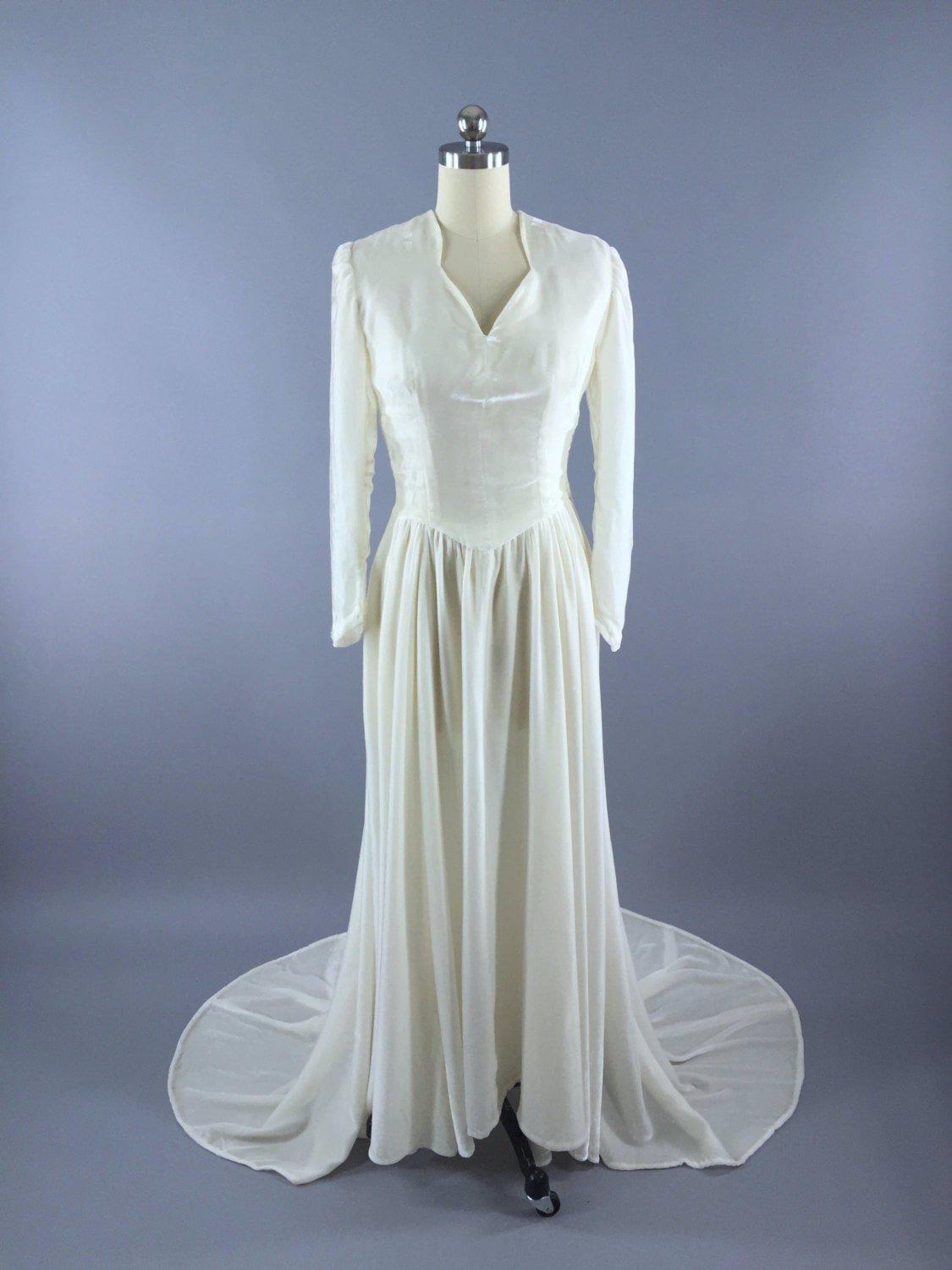 Vintage 1930s Wedding Dress / 1940s Winter White Ivory Silk Velvet Bridal Gown - ThisBlueBird